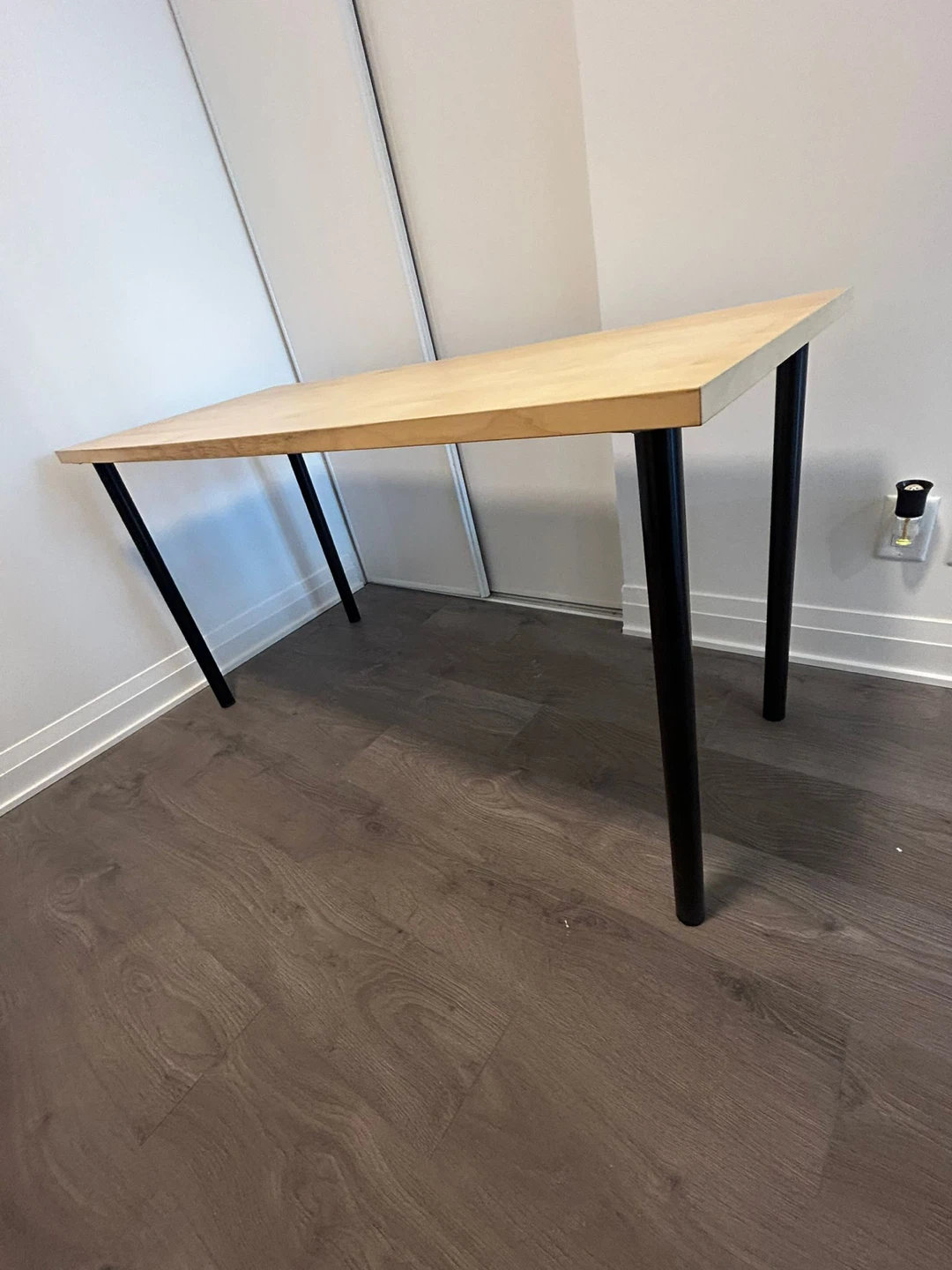 Wooden top table with black legs - photo 4