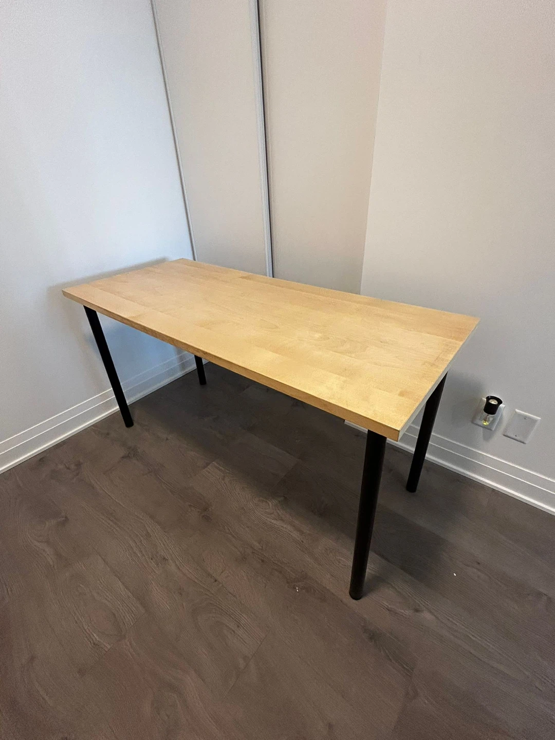 Wooden top table with black legs - photo 3