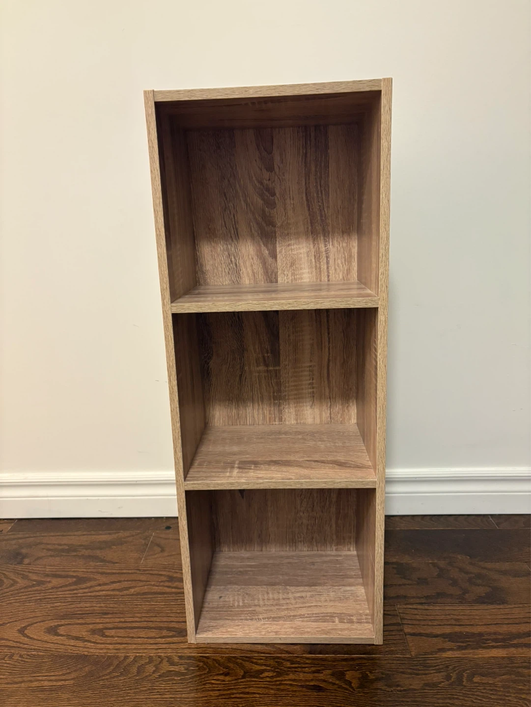 $7 - Wooden 3 cubes bookshelf