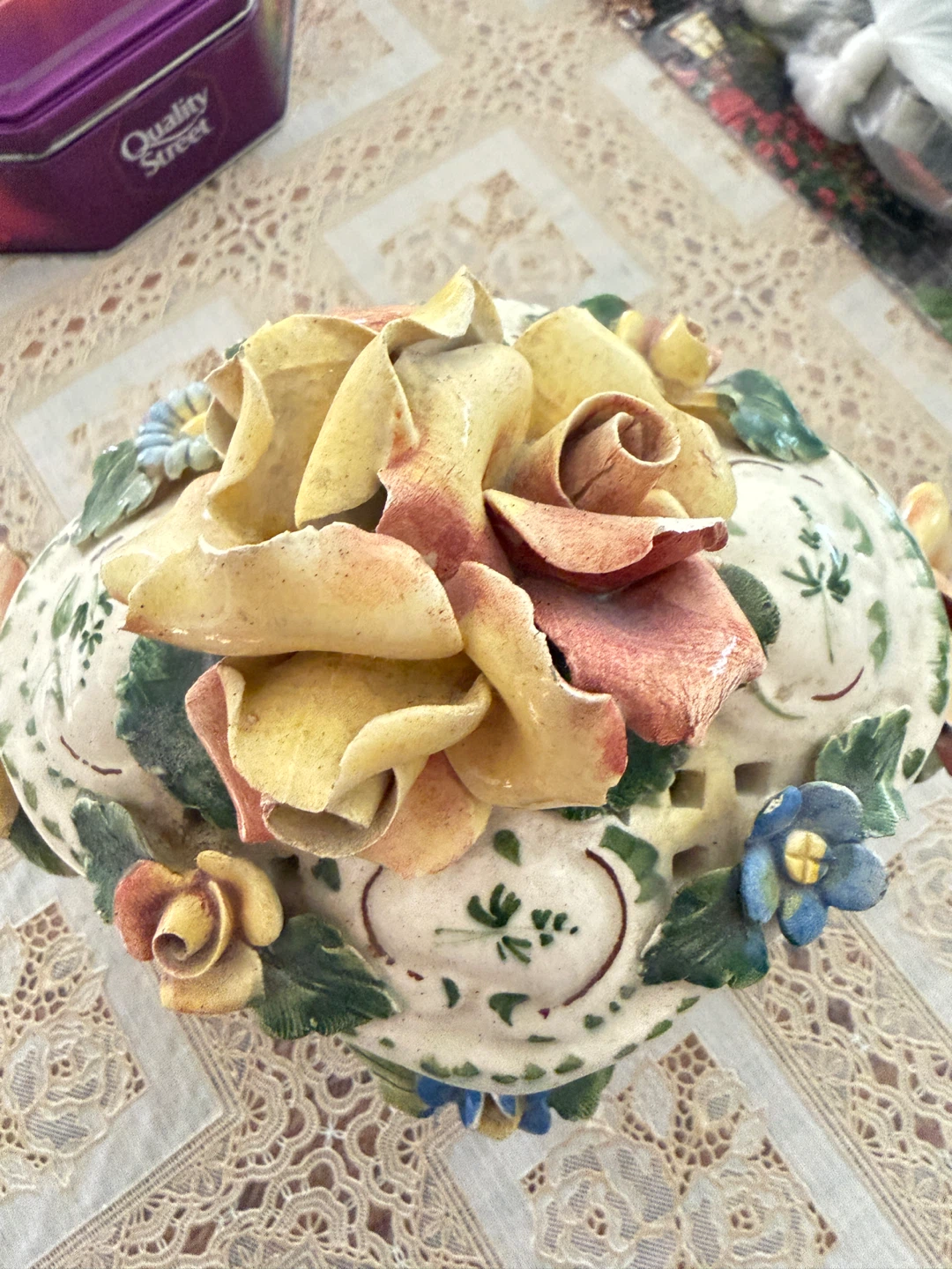 Vintage Ceramic Pot with Floral Lid - photo 4