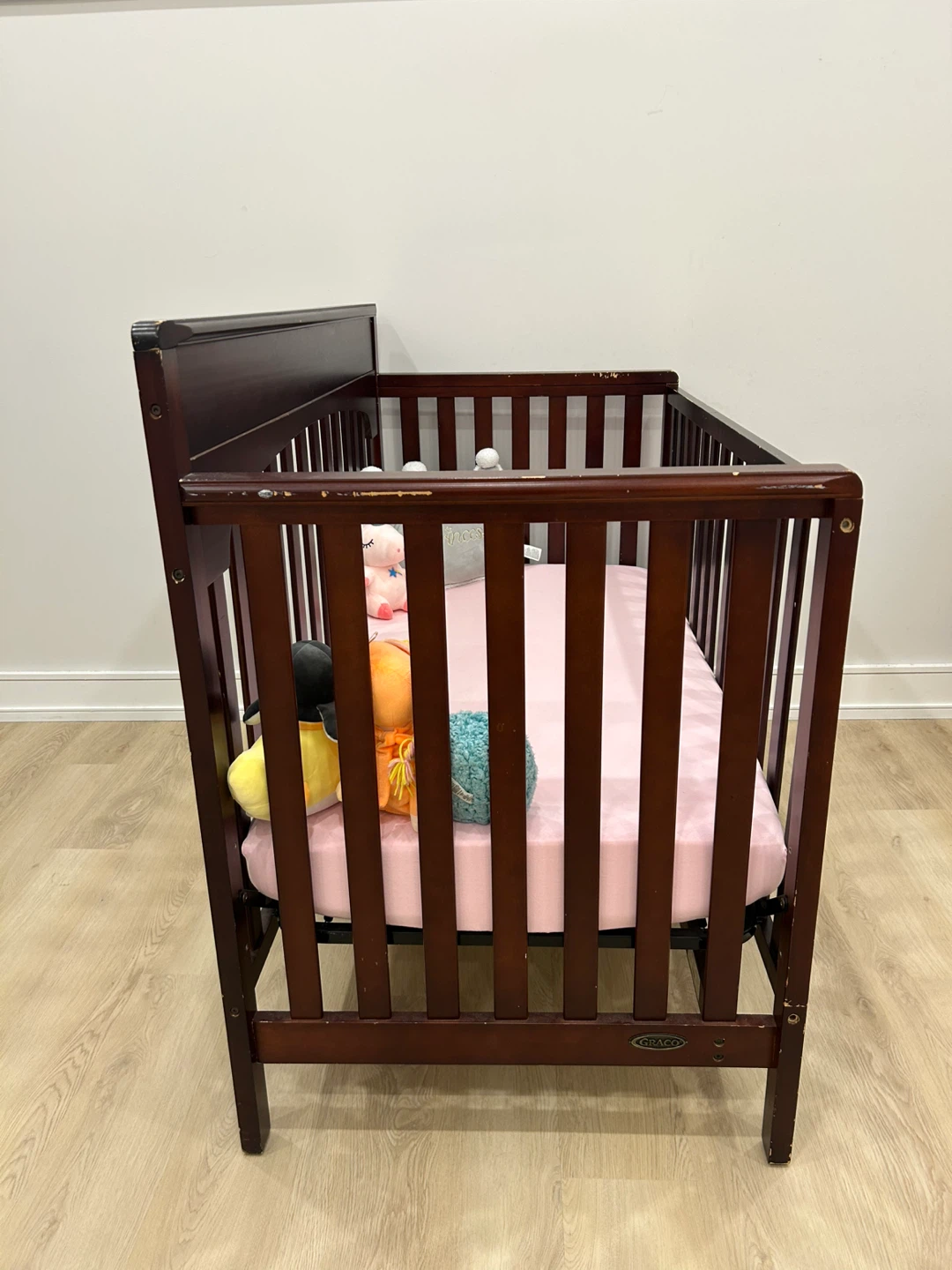 Graco Crib - Dark Wood - photo 3