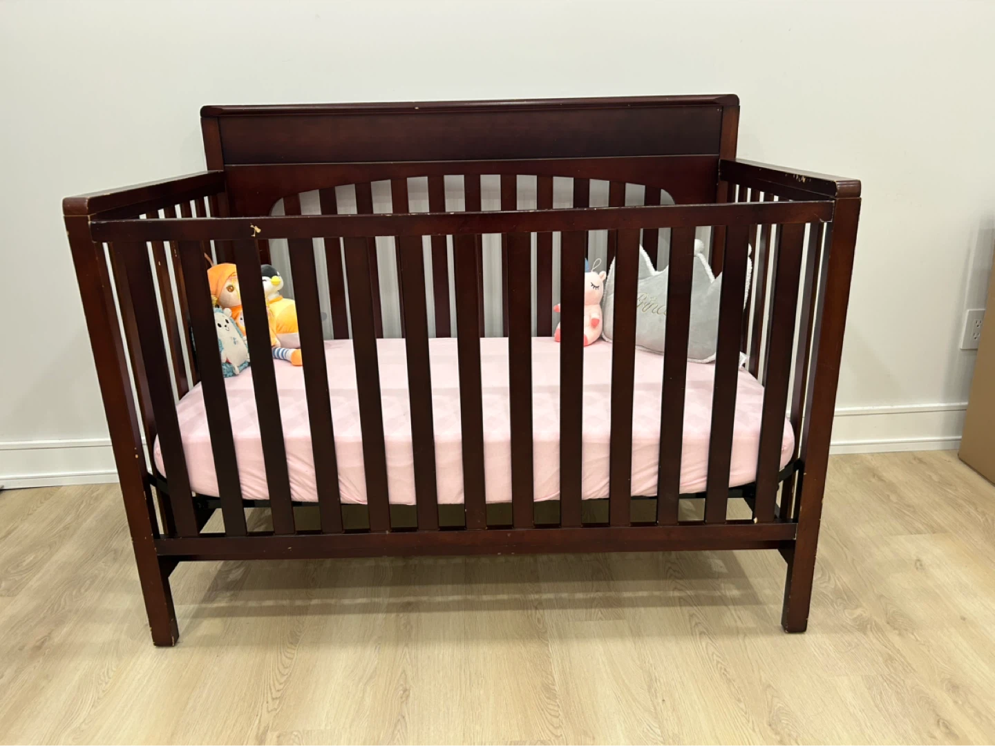 Graco Crib - Dark Wood - photo 2