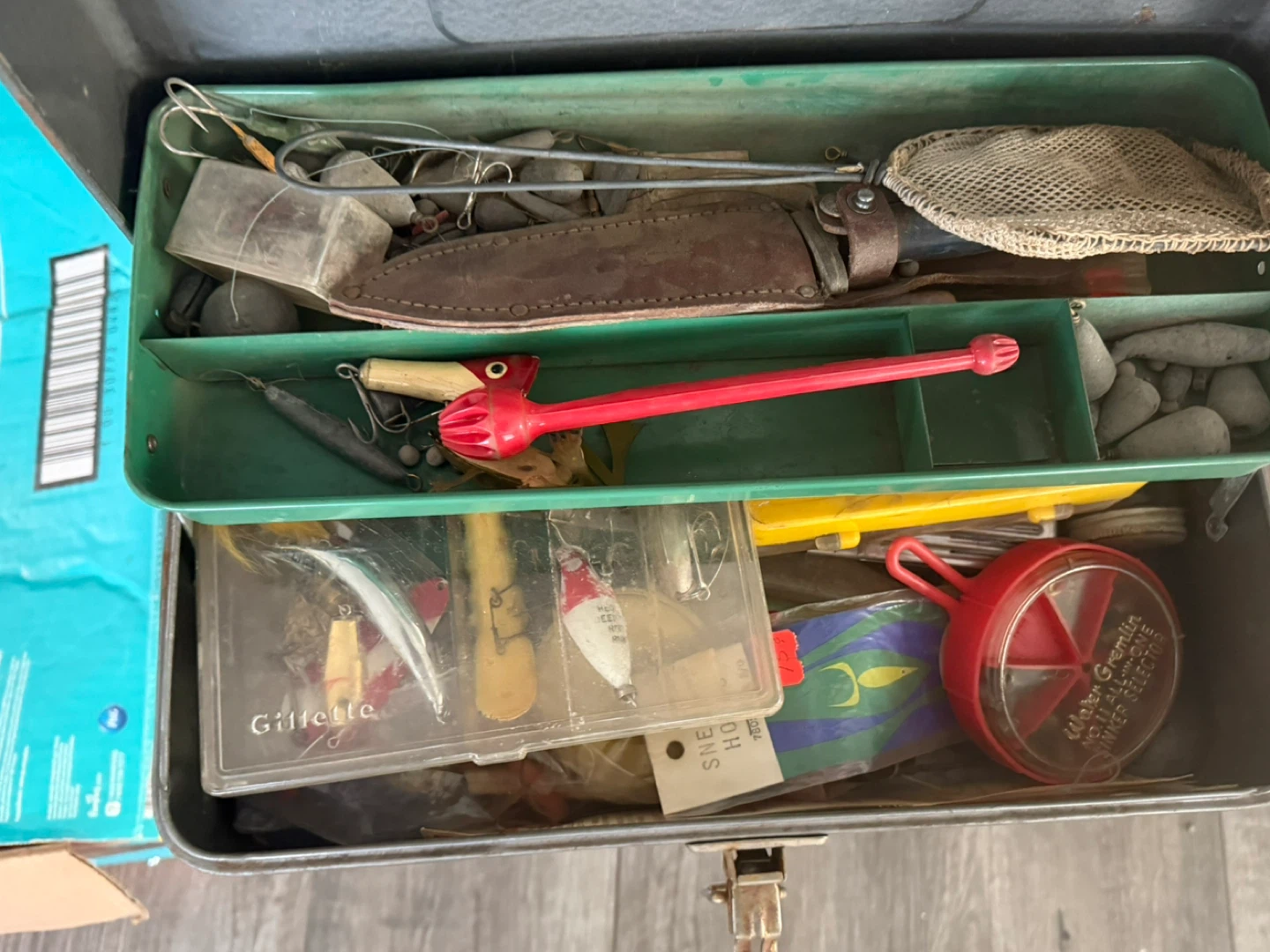 Fishing Tackle Box with Lures and Knife - photo 2