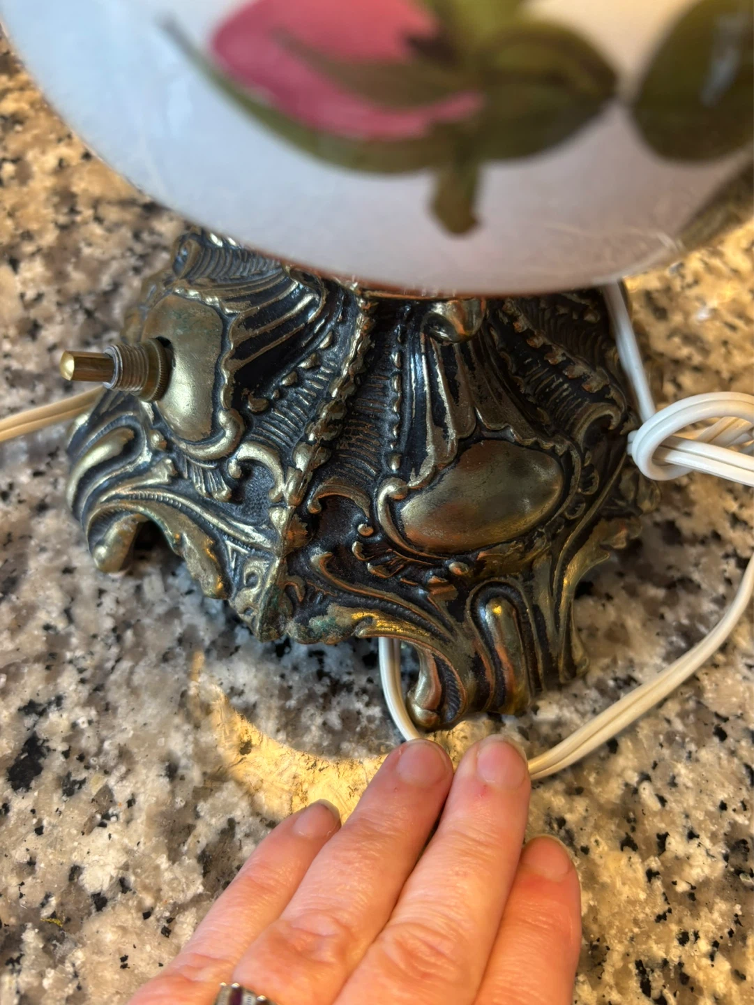 Vintage Ceramic Gone with the Wind style hurricane lamp - photo 3