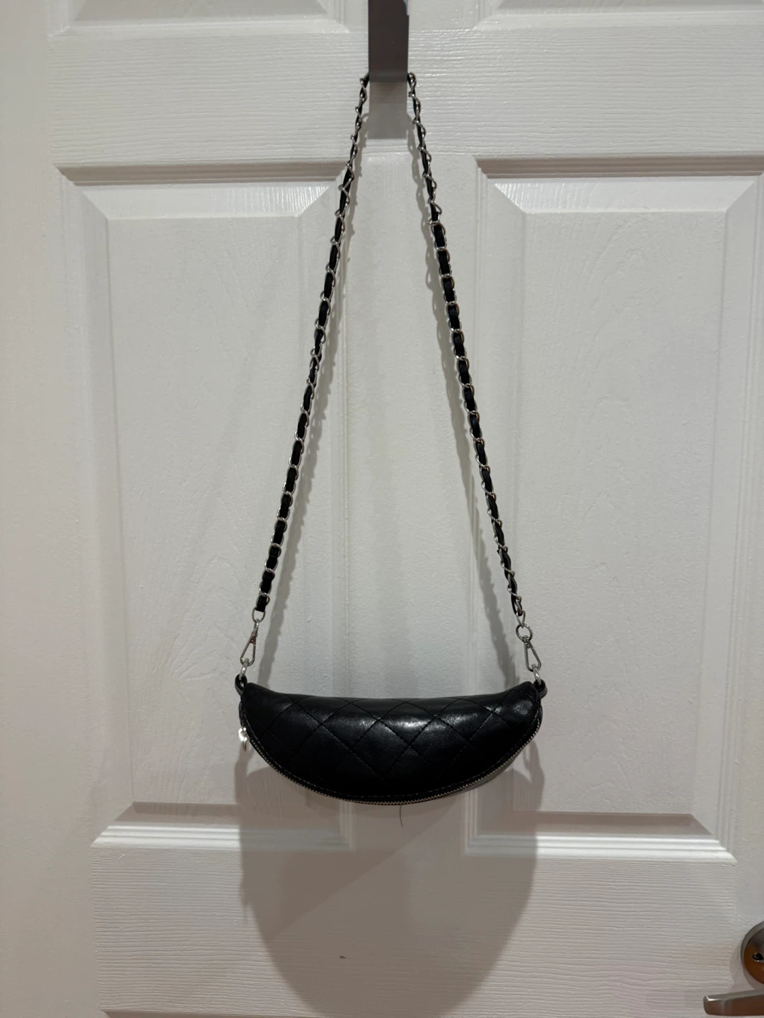 crossbody bag with chain strap