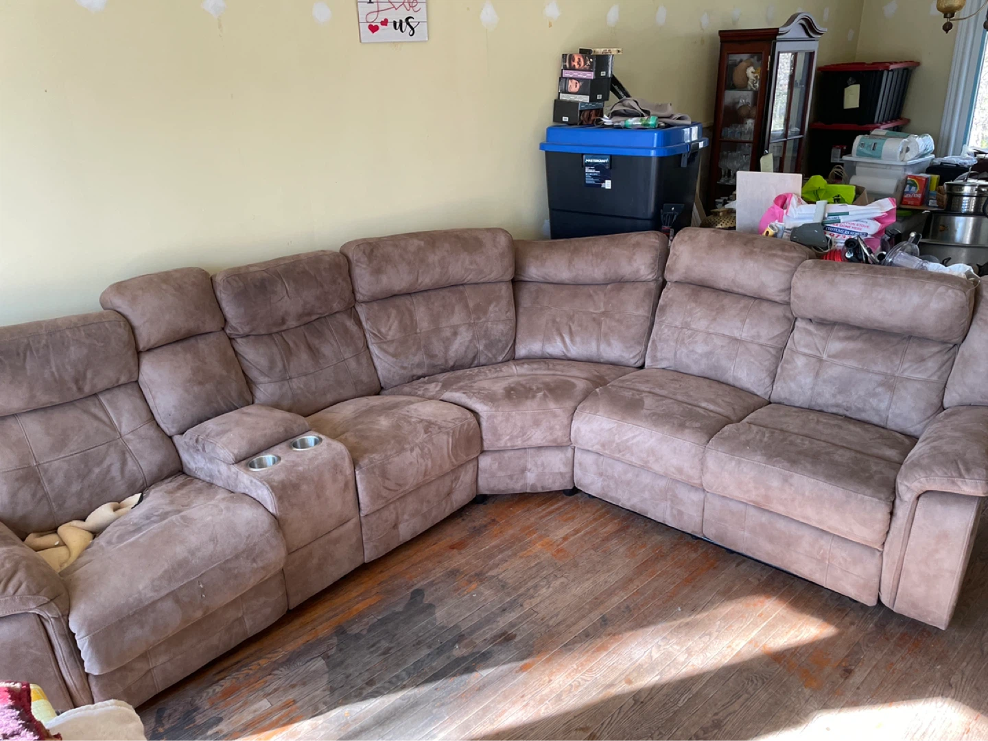 Sectional Reclining Sofa with Cup Holders