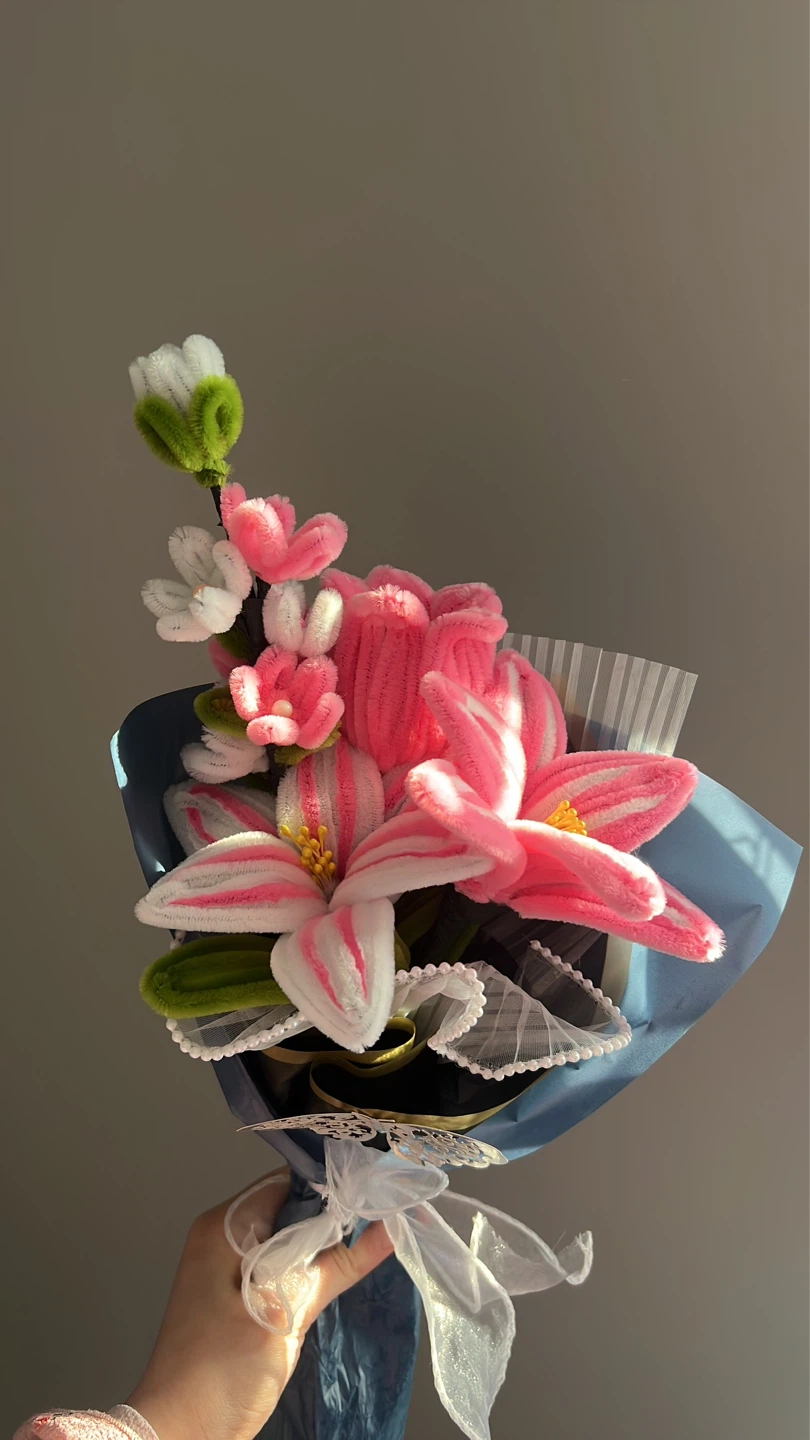 Mother’s Day grift: Handmade Pipe Cleaner Flower Bouquet