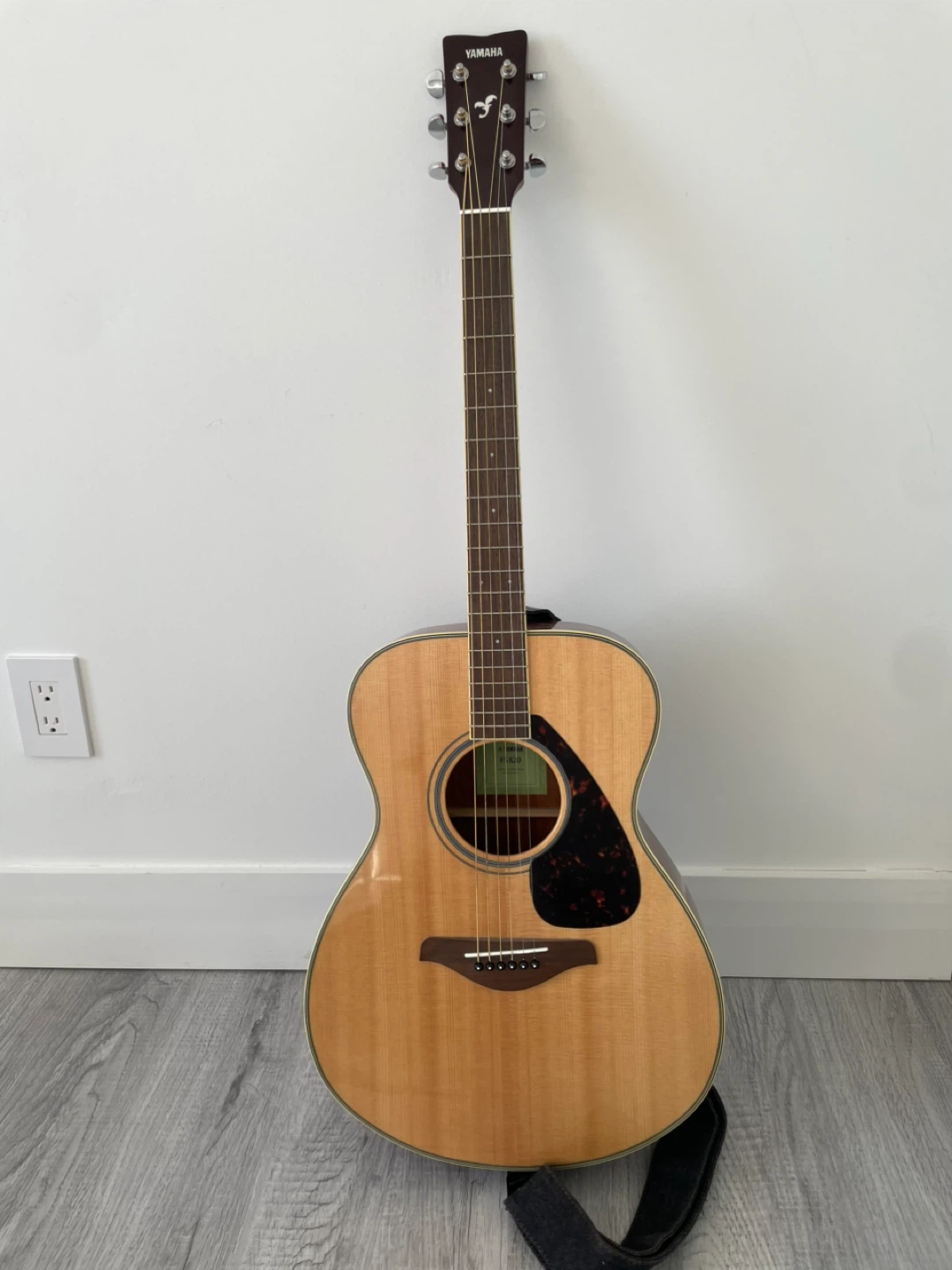 Yamaha FS820 Acoustic Guitar+Bag