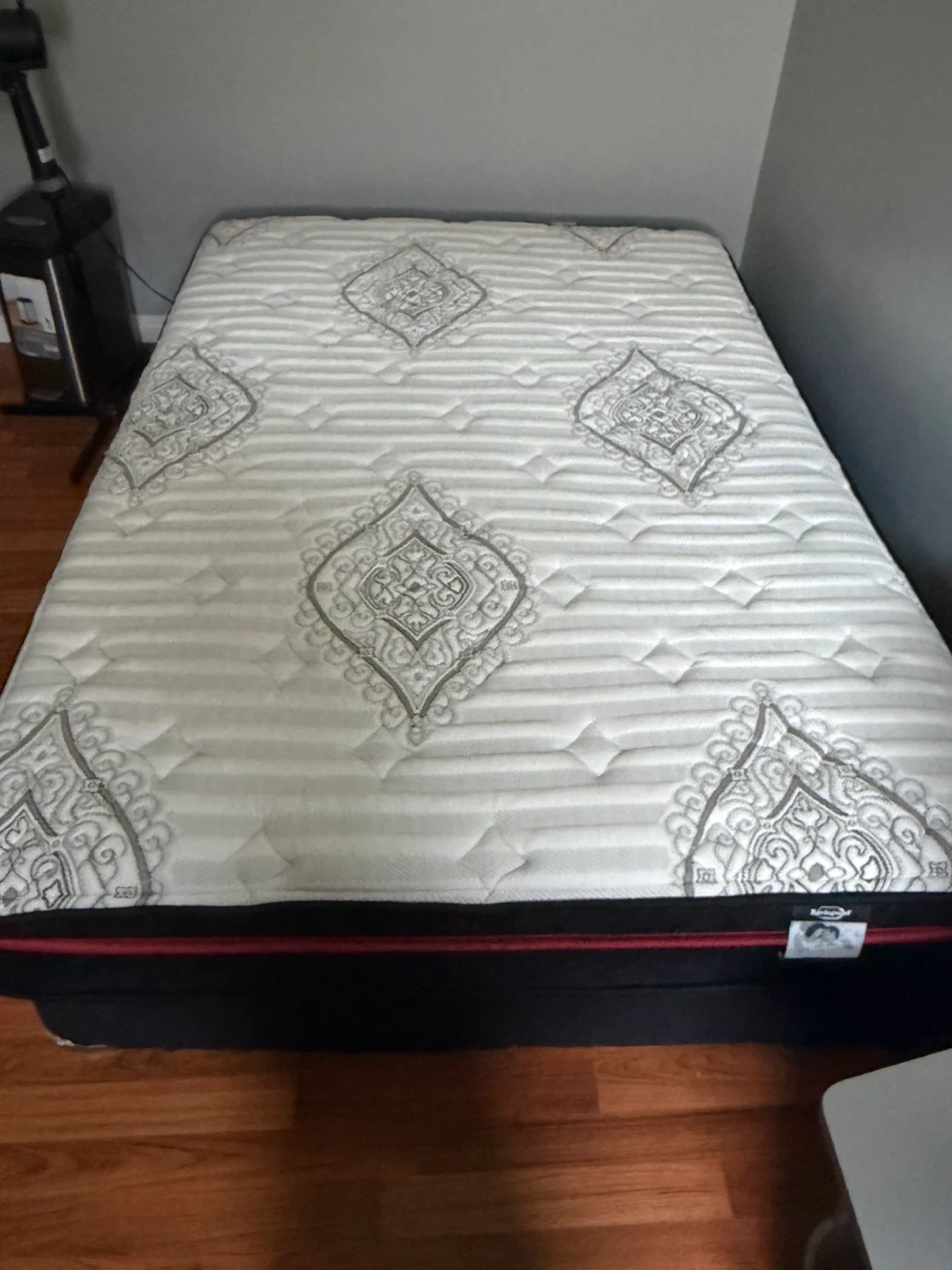 Springwell matress and box spring - photo 5