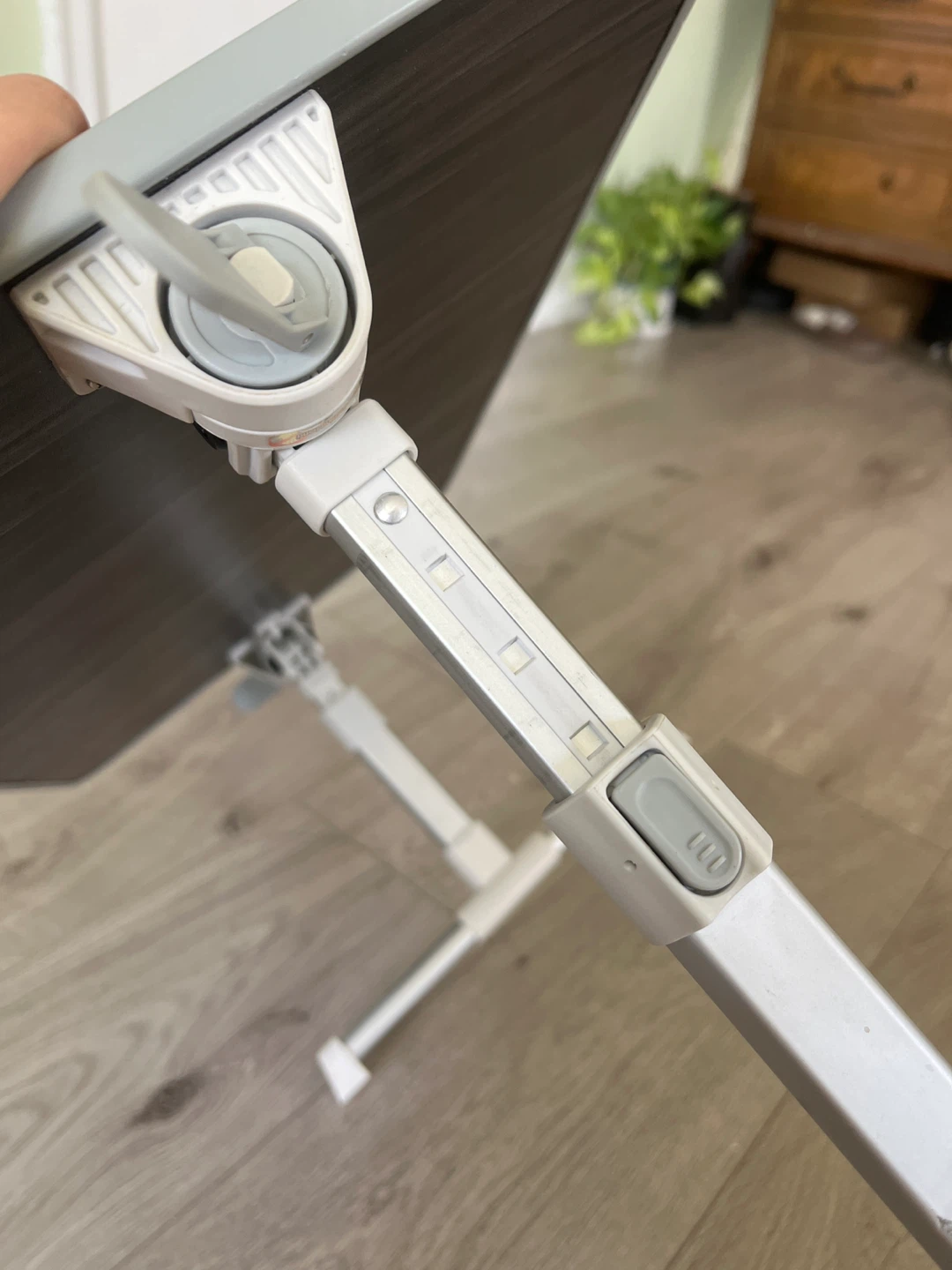 Adjustable Laptop Bed Tray Table - photo 2