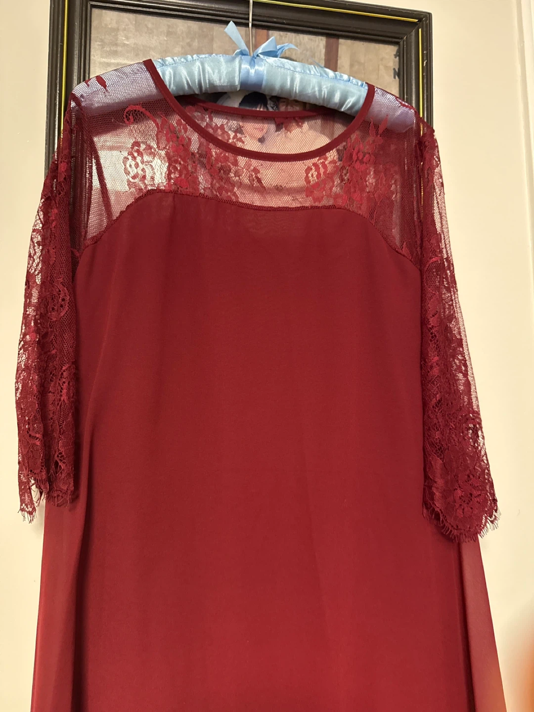 Maroon lace overlay dress - photo 3
