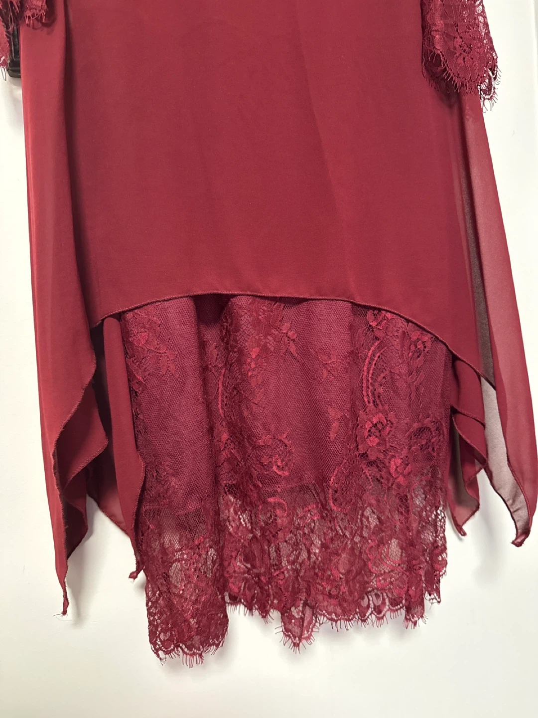 Maroon lace overlay dress - photo 2