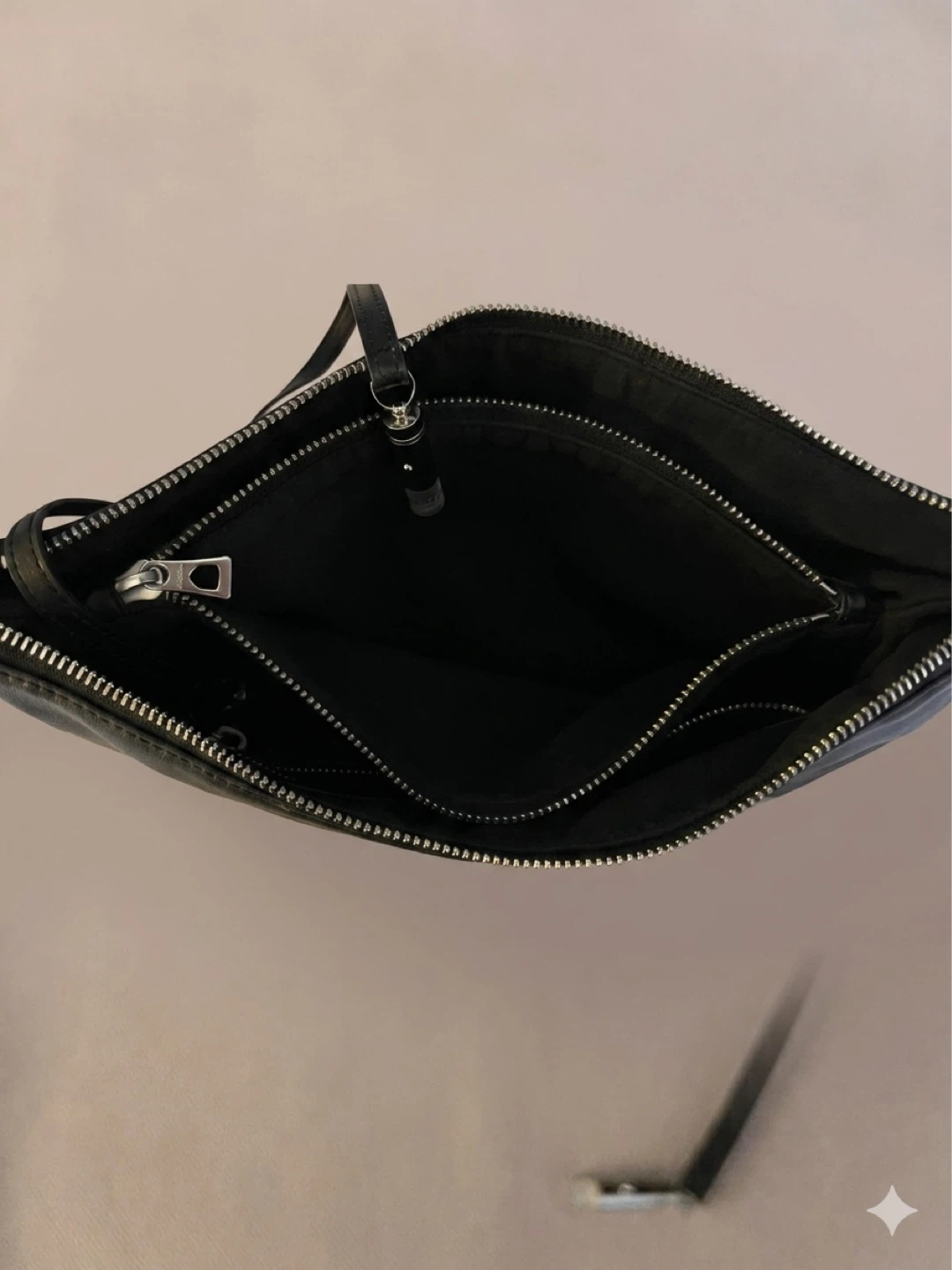 RUDSAK Black Leather Shoulder Bag - photo 2