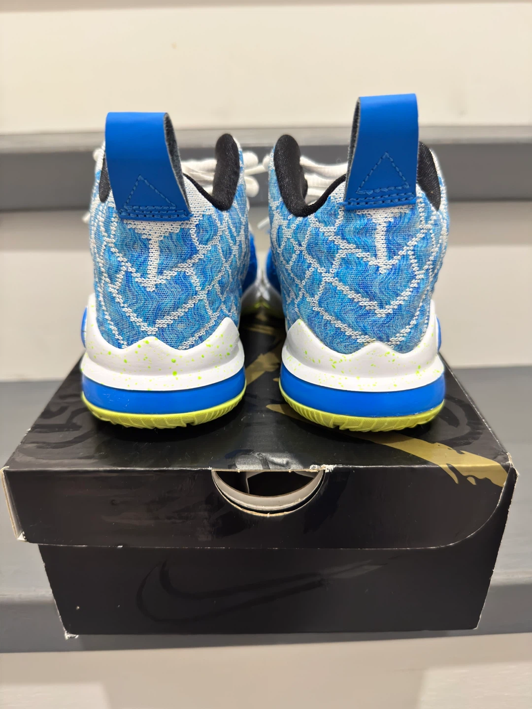 Lebron XVII size 11c kids runners shoes basketball - photo 4