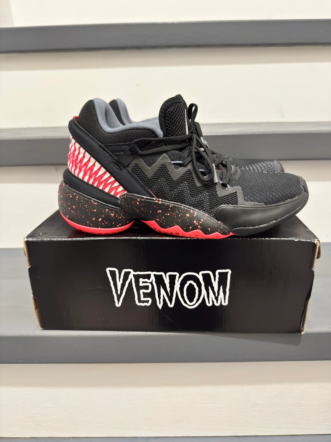Adidas DON ISSUE 2J Venom runners shoes size 4 - photo 3
