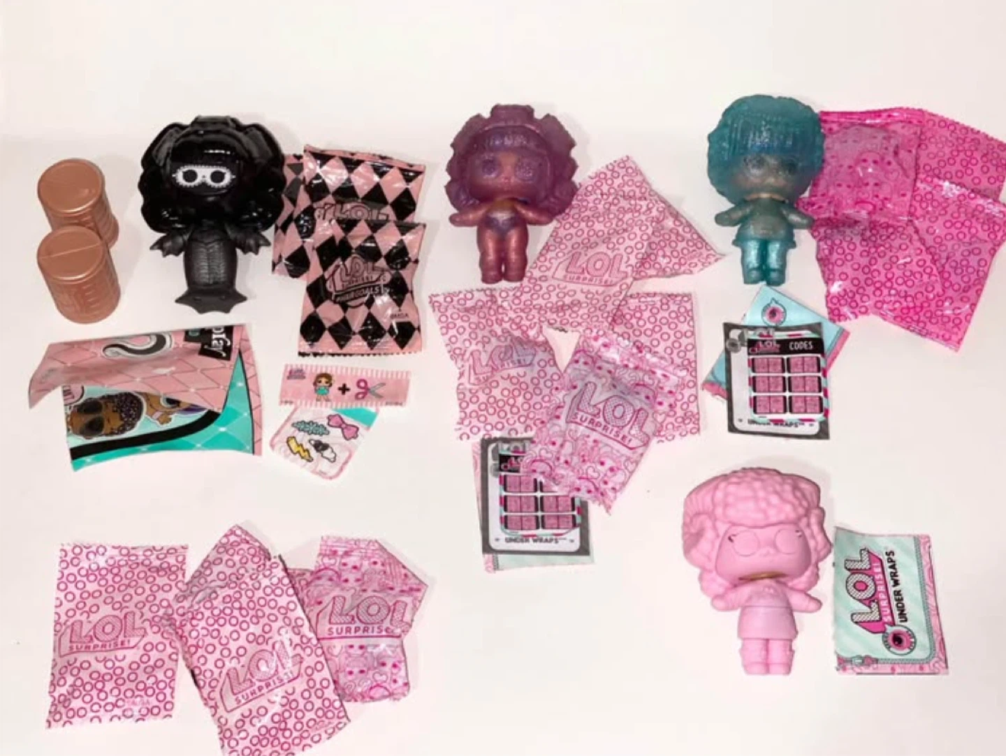 LOL Surprise Dolls - 4 Figures & Accessories