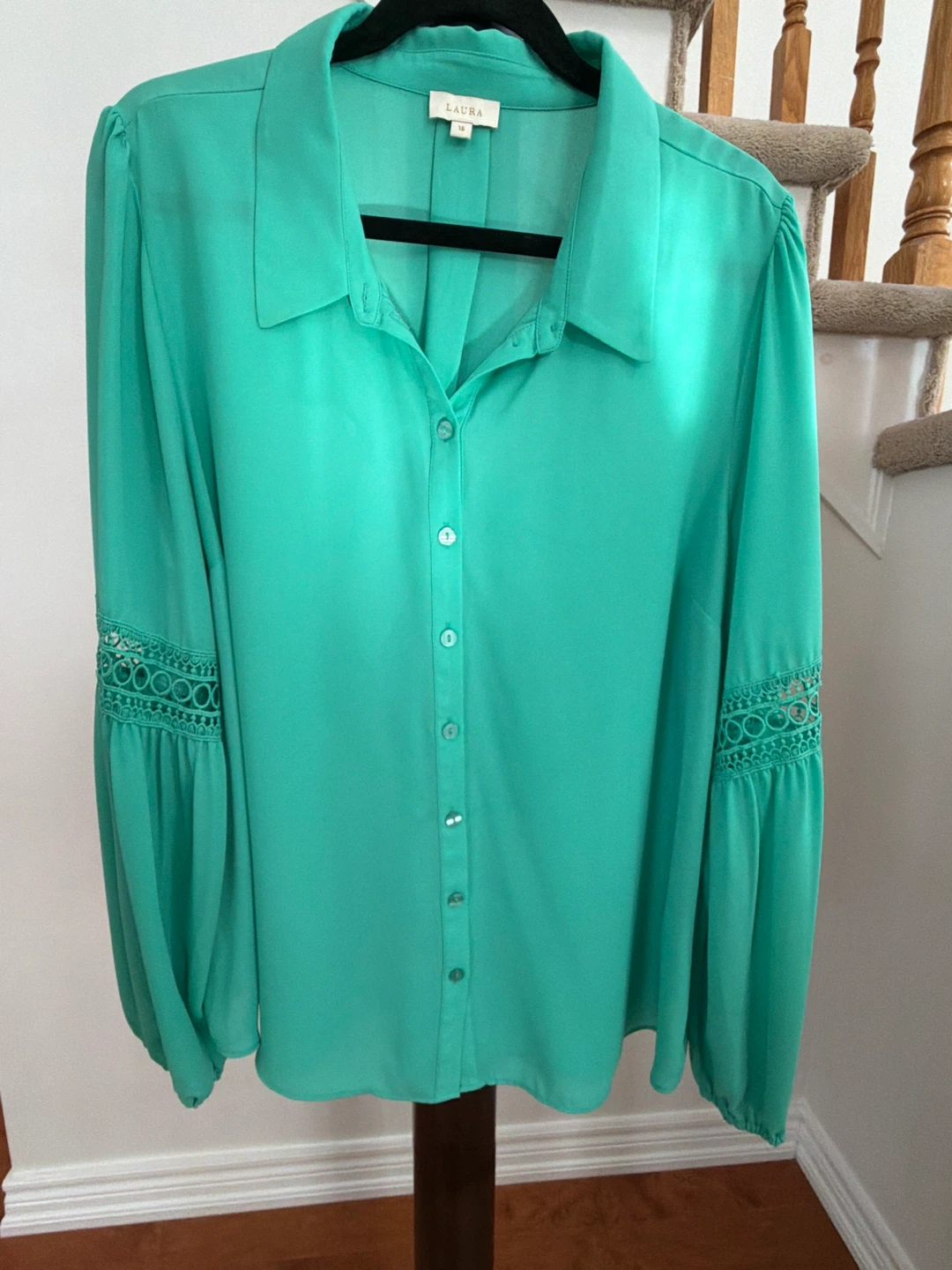 Laura Green Button-Up Shirt with Lace Detail - Medium