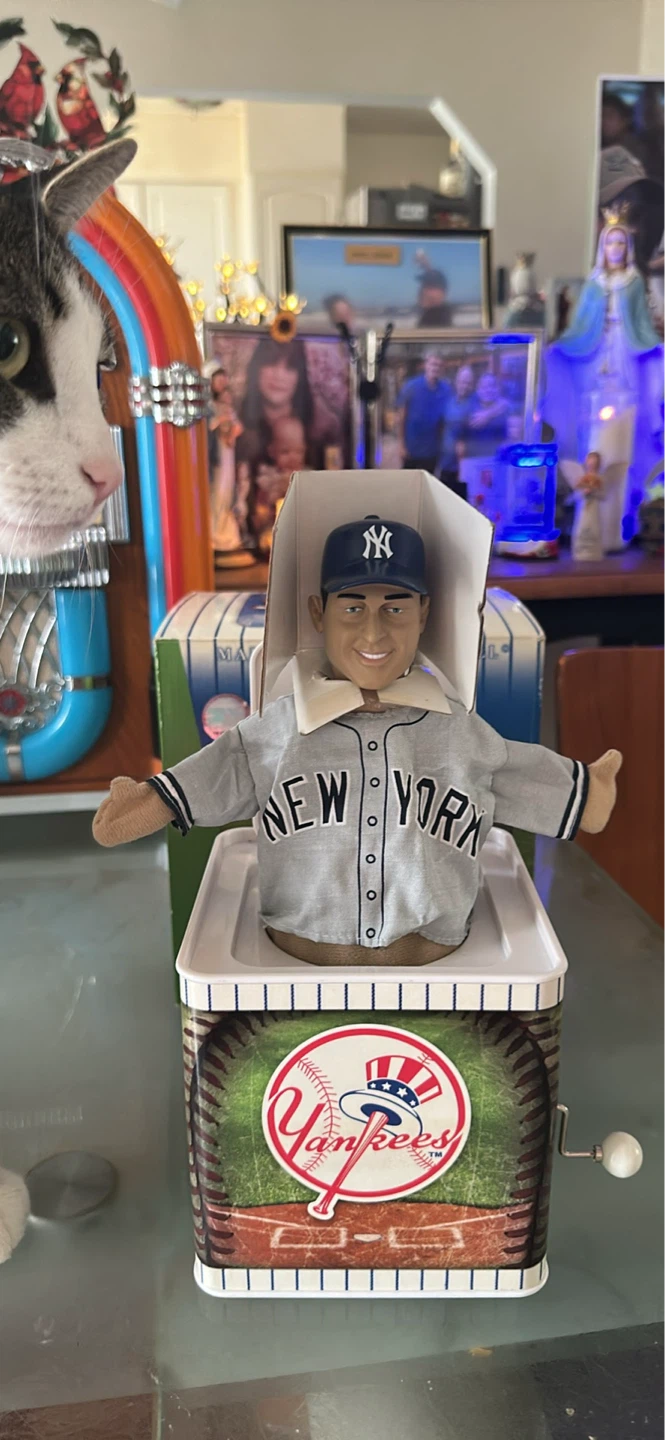 New York Yankees Jox Box Jack in the Box with Derek Jeter figure - photo 3