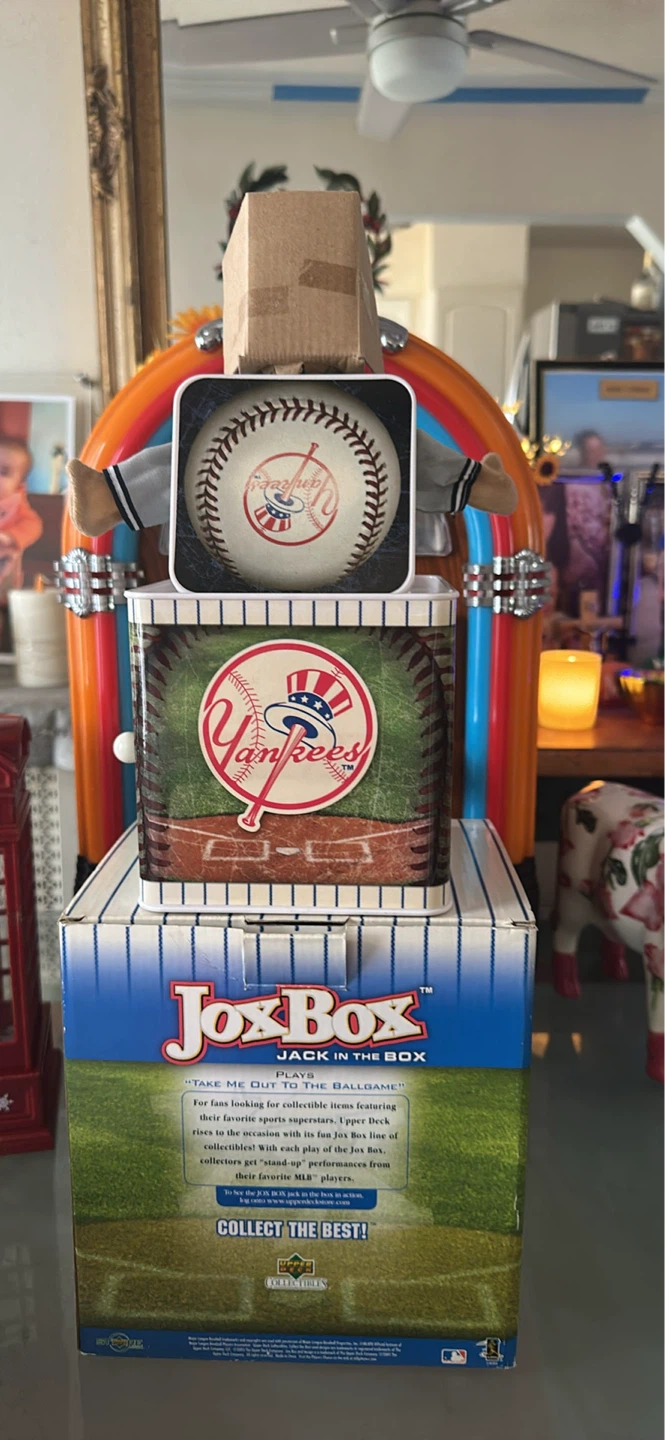 New York Yankees Jox Box Jack in the Box with Derek Jeter figure - photo 4