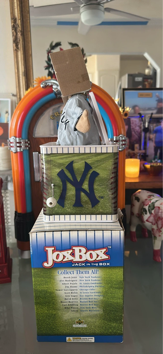 New York Yankees Jox Box Jack in the Box with Derek Jeter figure - photo 2