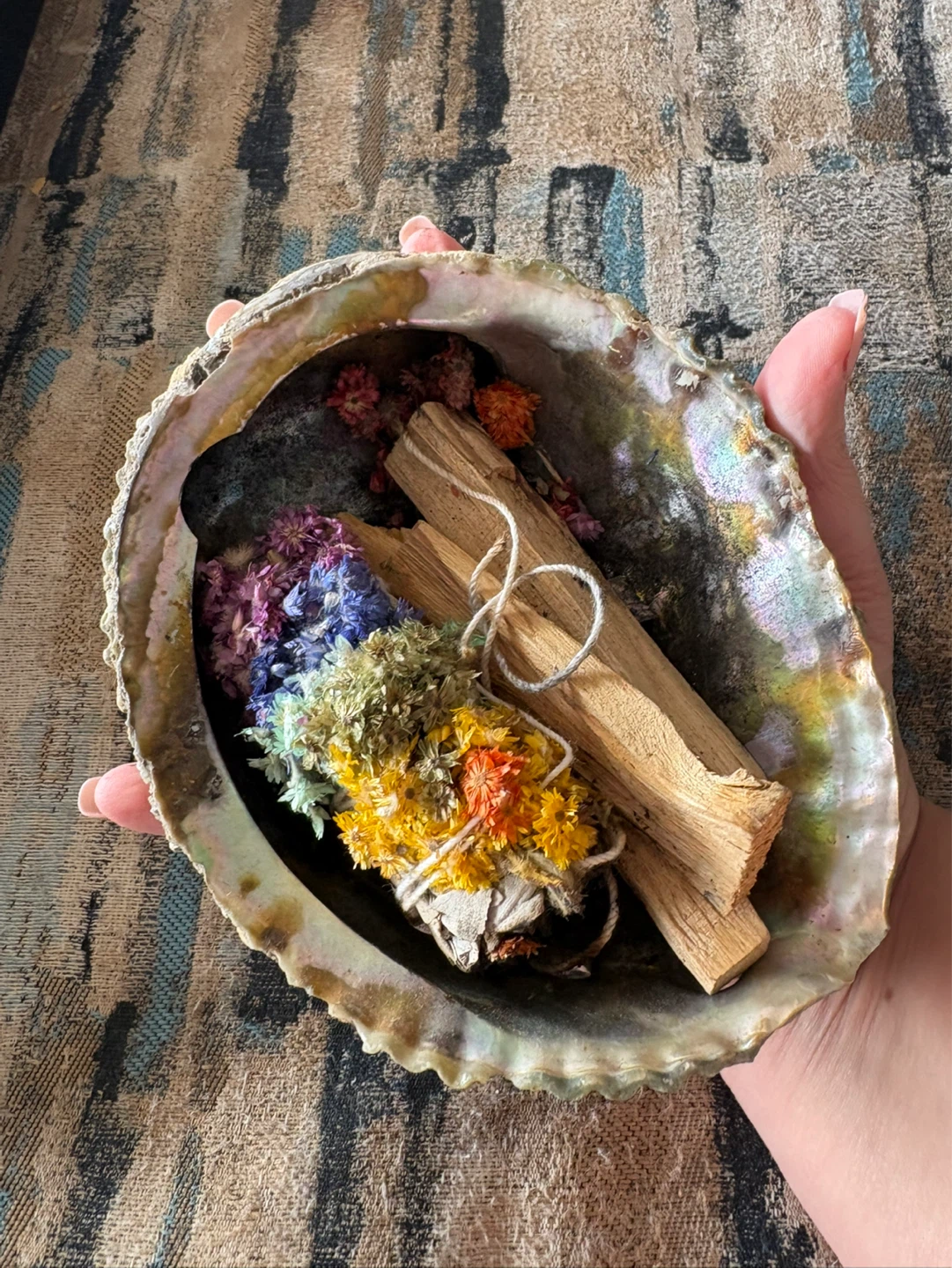 Palo Santo Smudge Kit in Shell