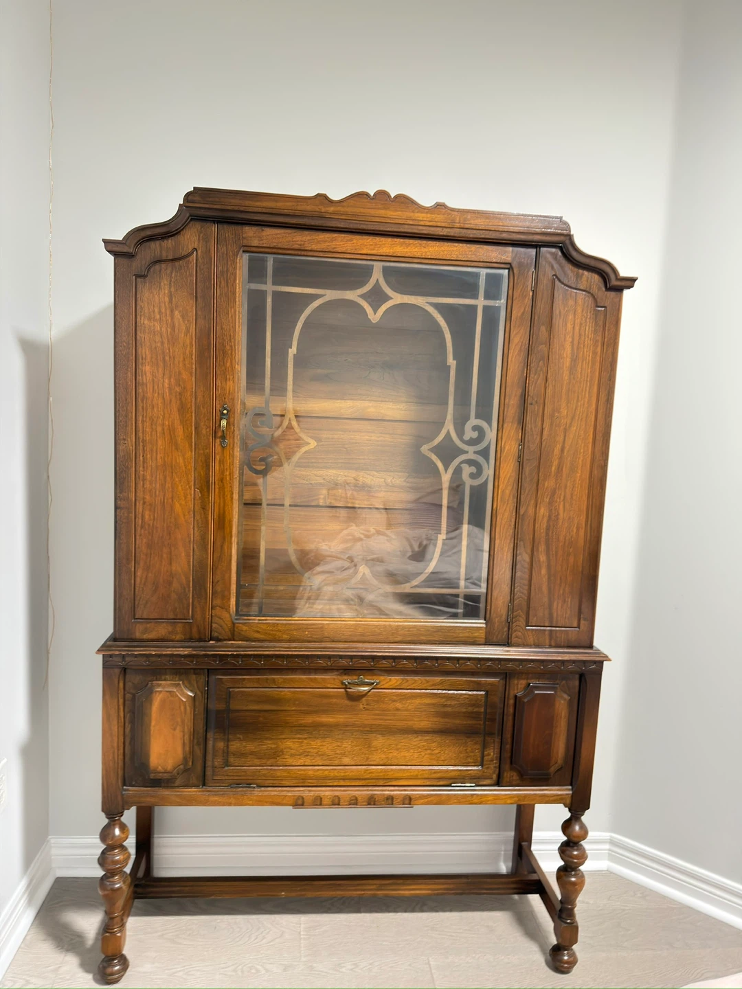 Antique Wood China Cabinet - photo 2