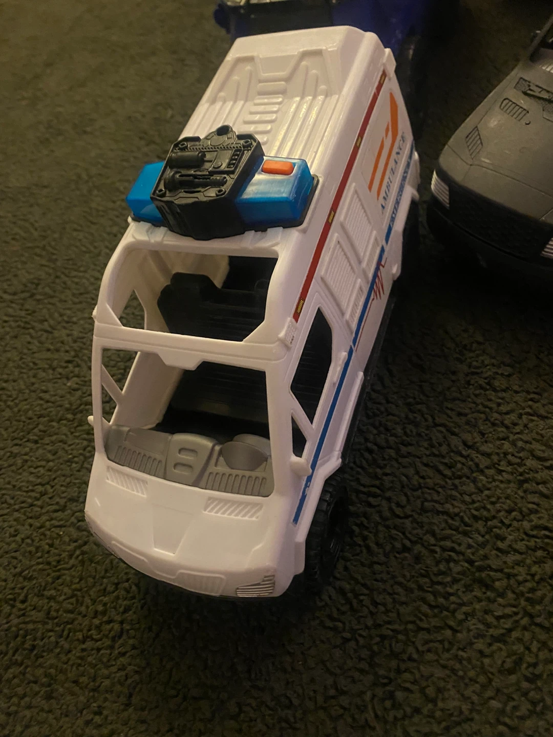 Emergency vehicle toy lot - photo 3