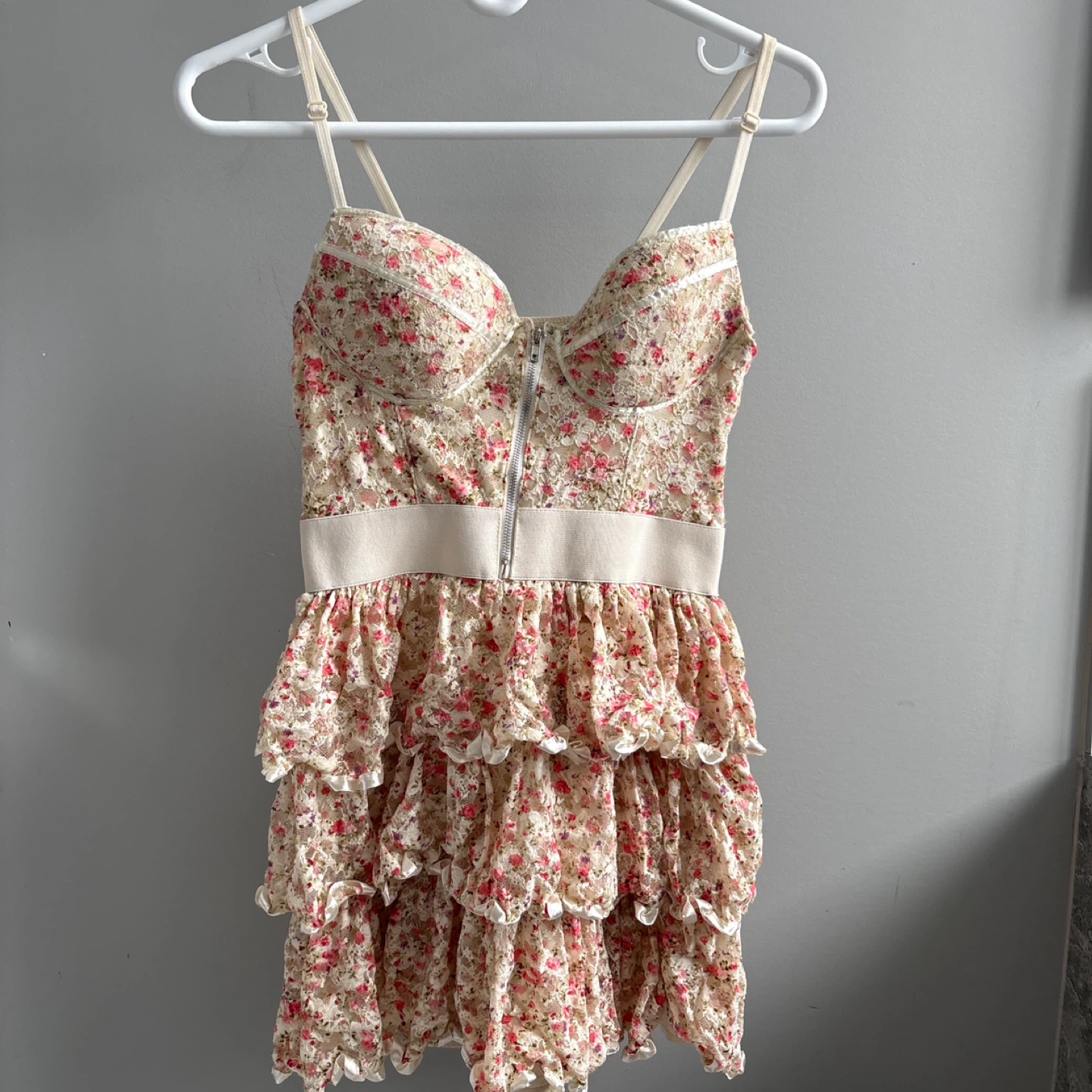 Rachael & Chloe Floral Ruffle Dress Size M