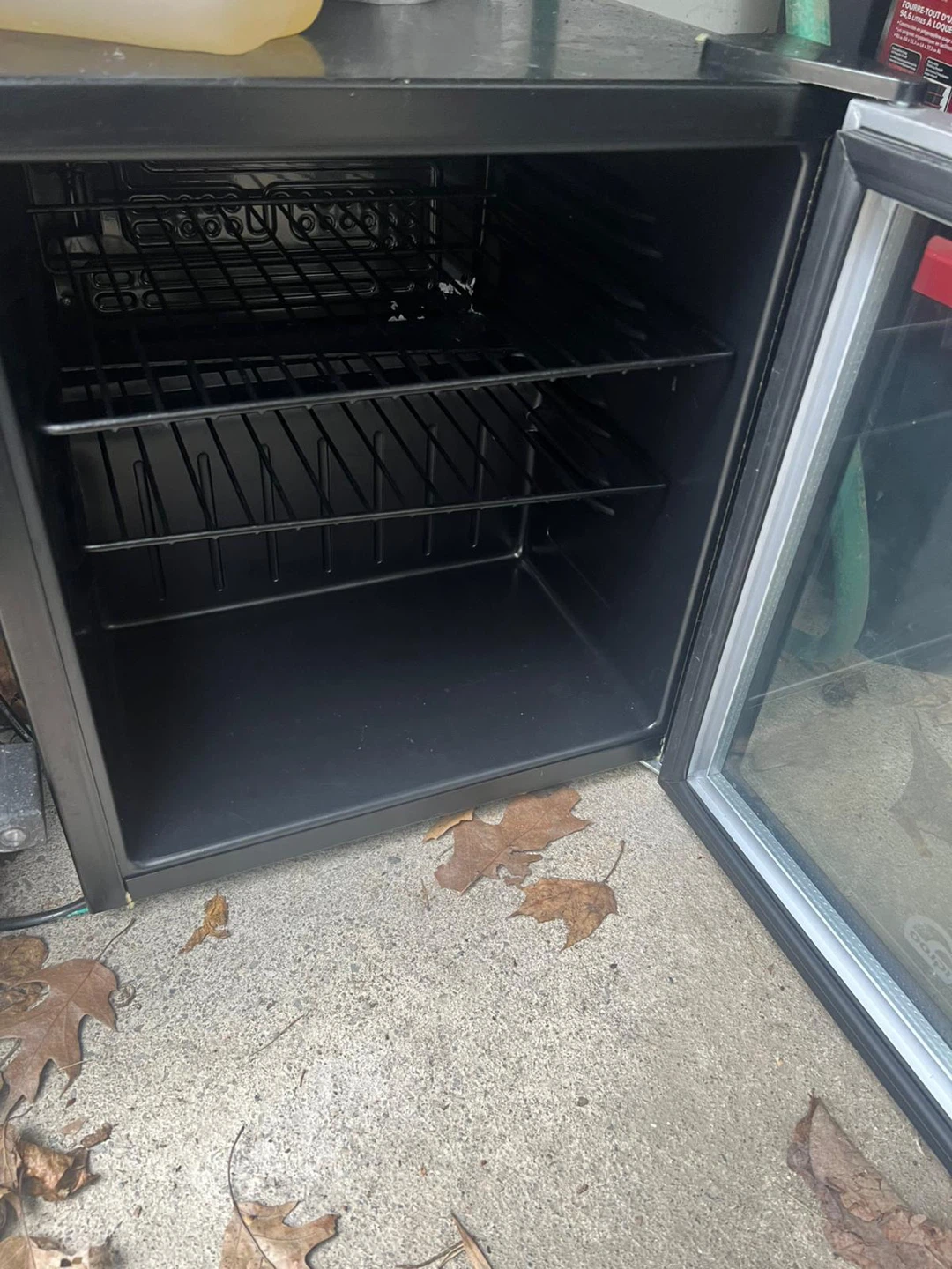 Igloo Mini Fridge - photo 2