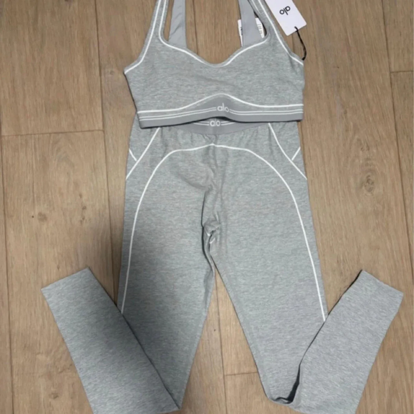 Alo Yoga Grey Set