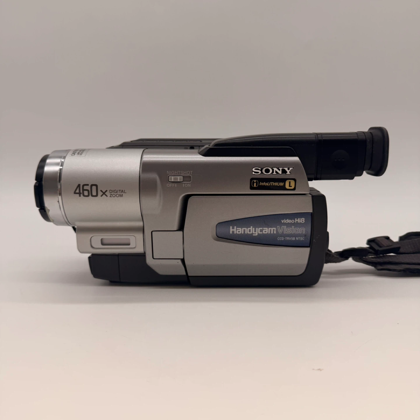 Sony CCD-TRV58 Handycam Hi8 Camcorder Bund - photo 2