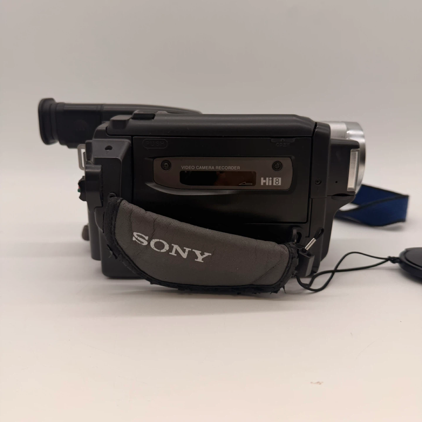 Sony CCD-TRV58 Handycam Hi8 Camcorder Bund - photo 5