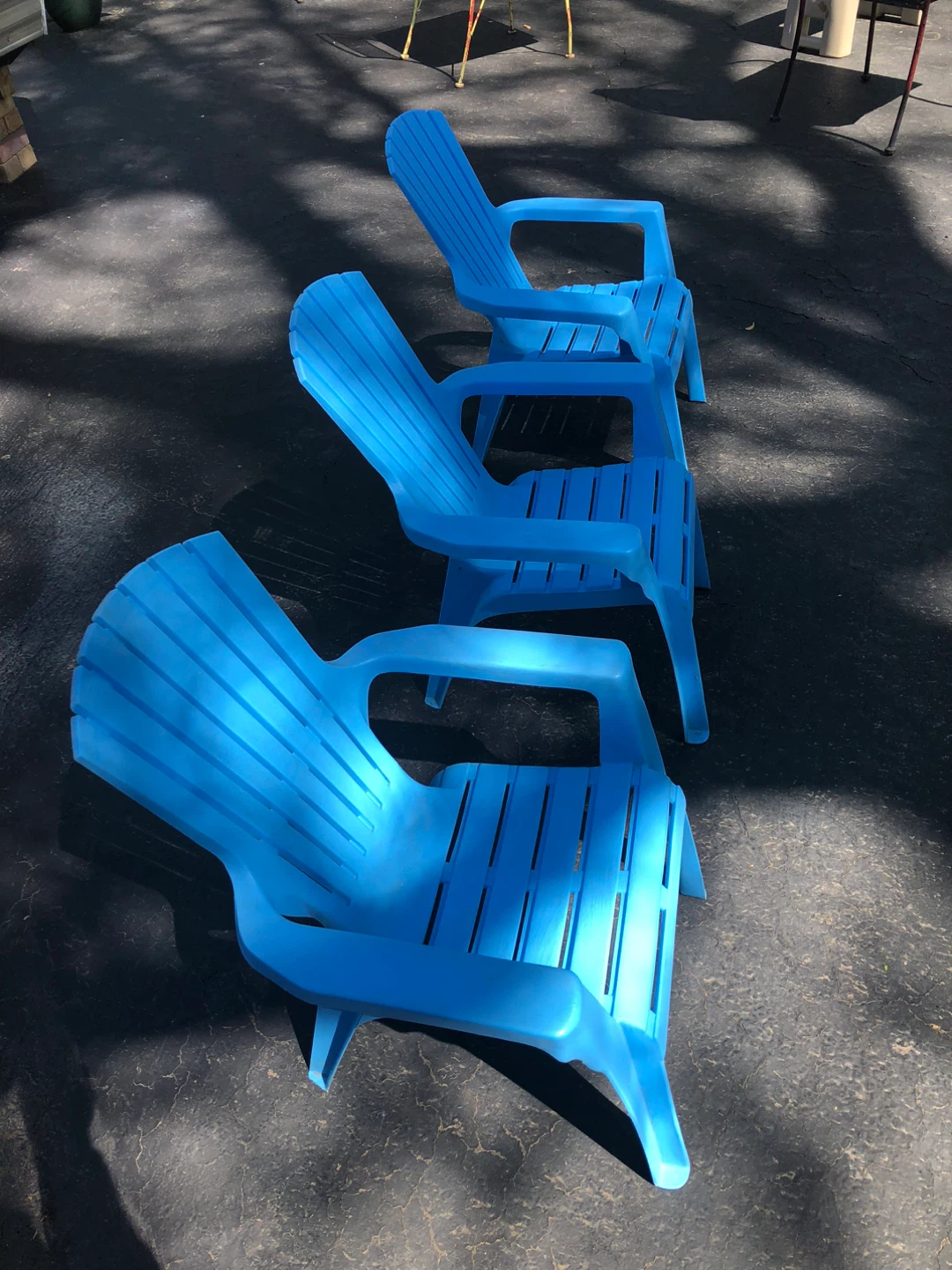 Set of 3 Blue Plastic Adirondack Chairs - photo 2