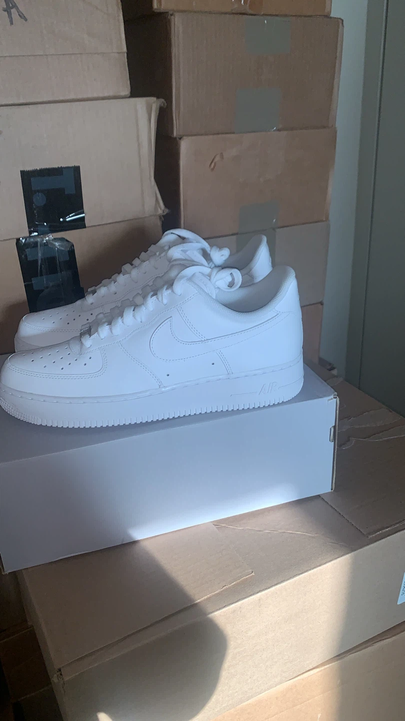 Nike Air Force 1 '07 Men's White Sneakers Size 10.5 - photo 2
