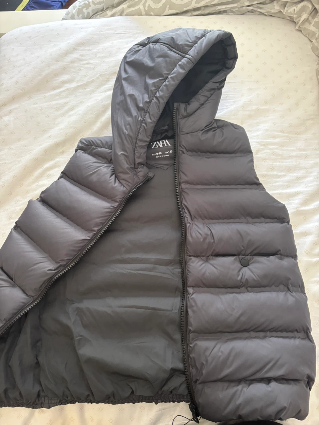 Zara Puffer Vest with Hood Grey Size 9-10 / 140