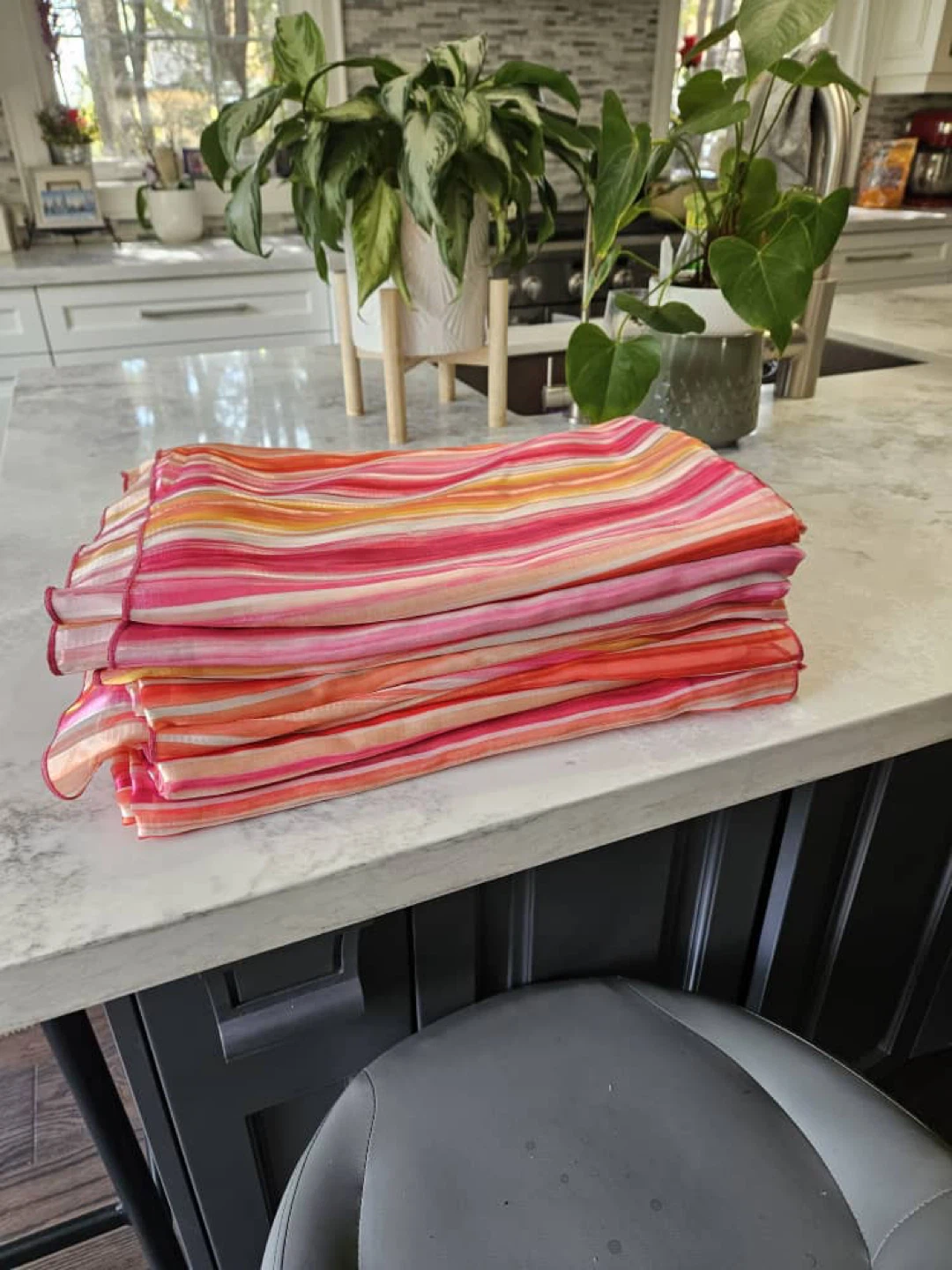 Set of 10. Around The Table Striped Tablecloth 64" X 64" - photo 2