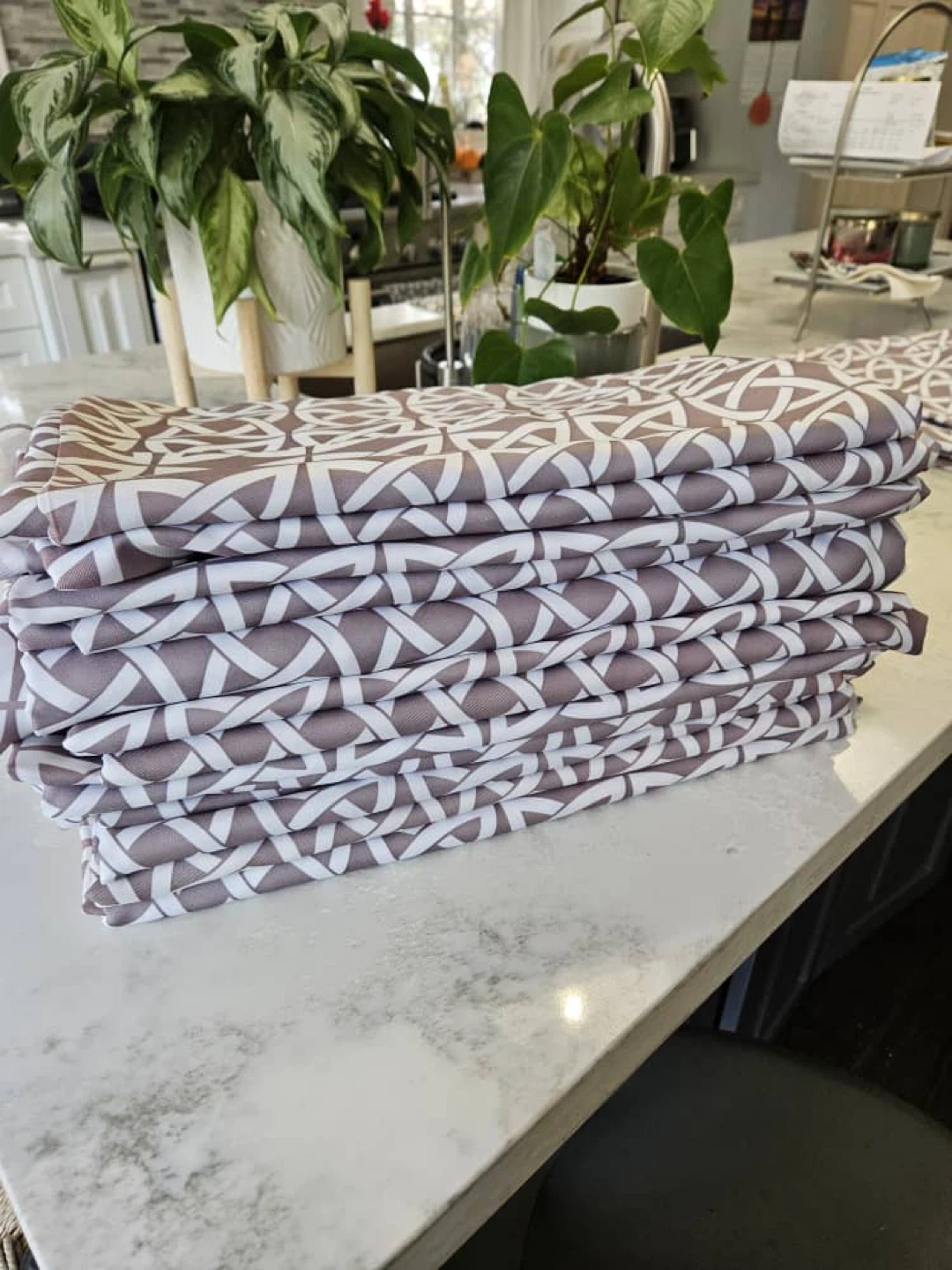 Set of 10. Around the Table 132" Round Tablecloth - photo 3