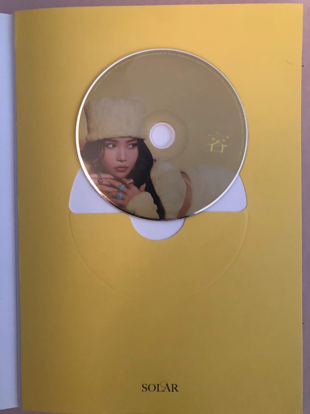 SOLAR - 容 : FACE (1ST MINI ALBUM) - photo 3