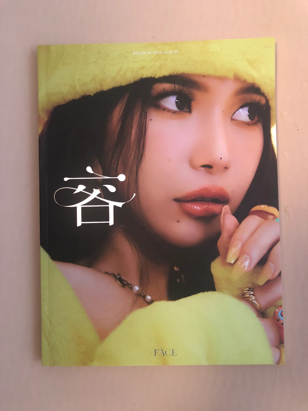 SOLAR - 容 : FACE (1ST MINI ALBUM)