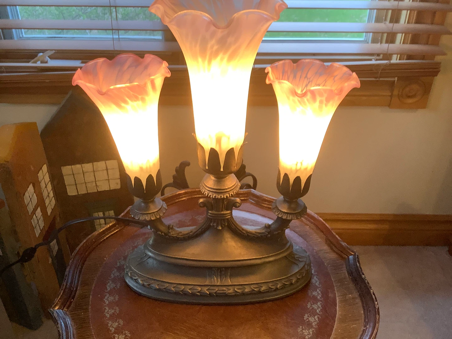 Vt Tiffany Style “Pond Lily” Underwriters Accent Lamp 🐞