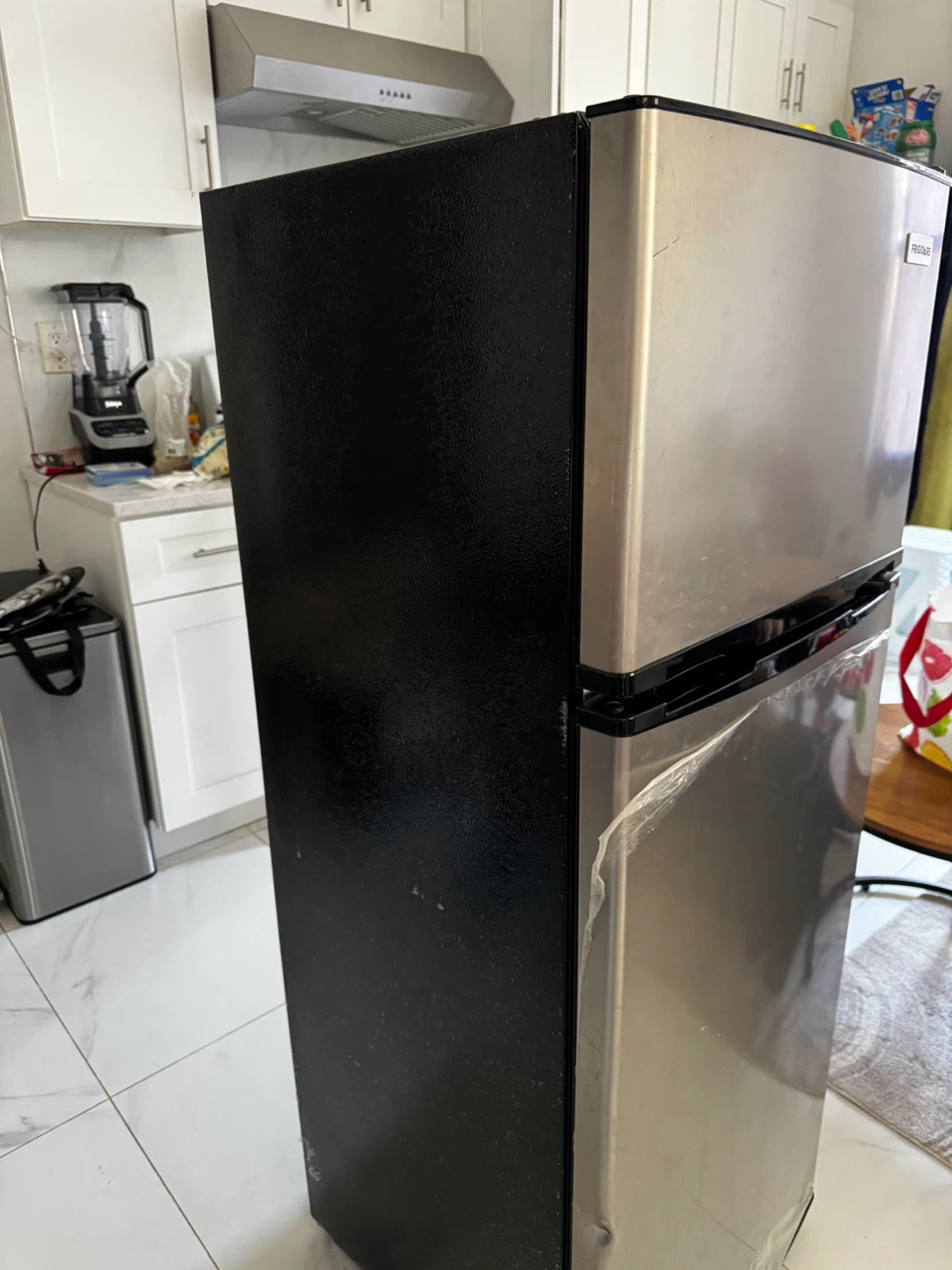 Frigidaire Stainless Steel Top Freezer Refrigerator - photo 2