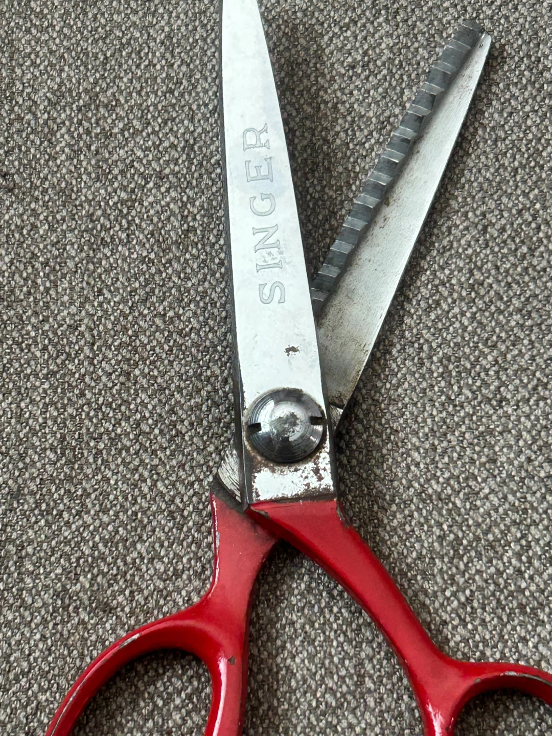 Singer Serrated Fabric Scissors