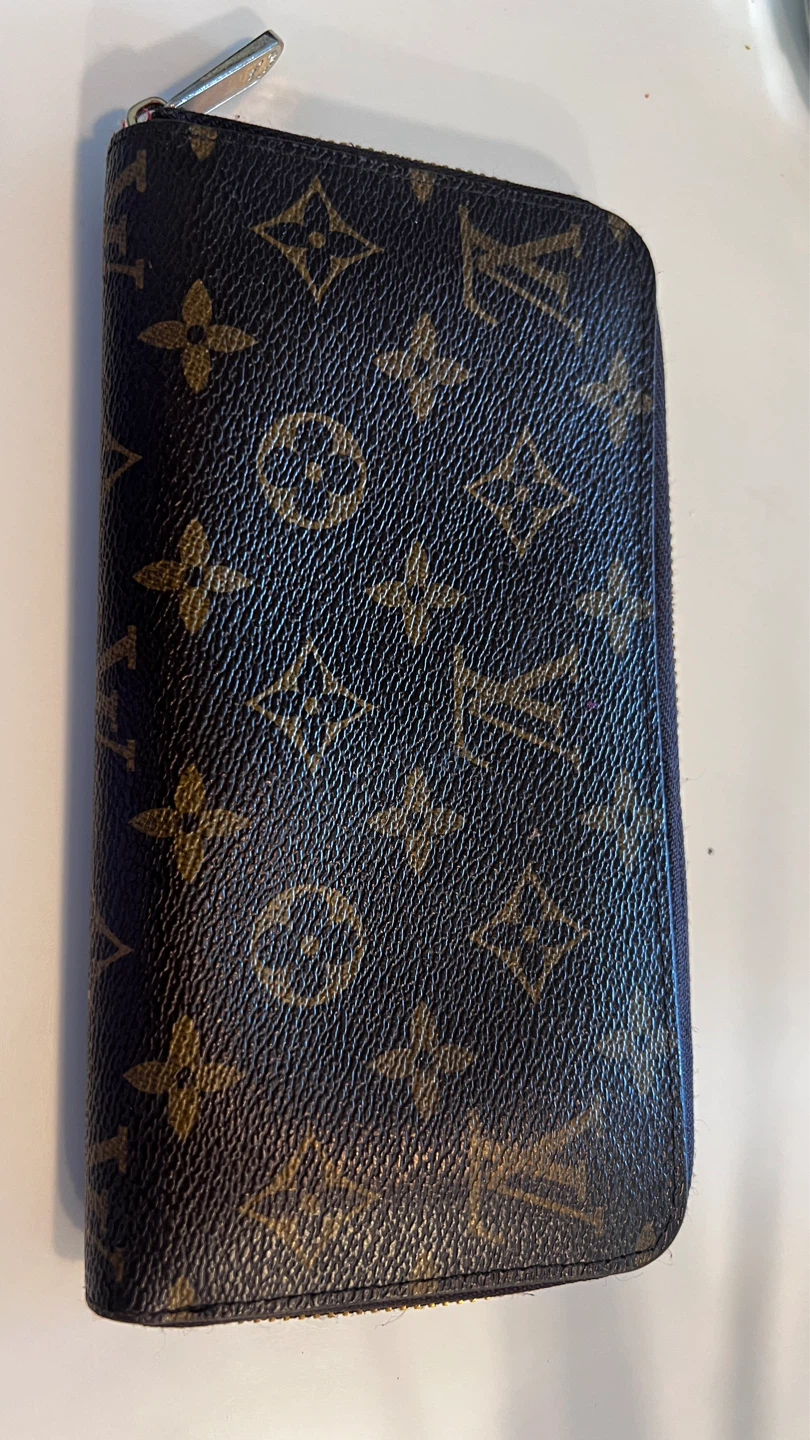 Louis Vuitton Monogram Zip Around Wallet