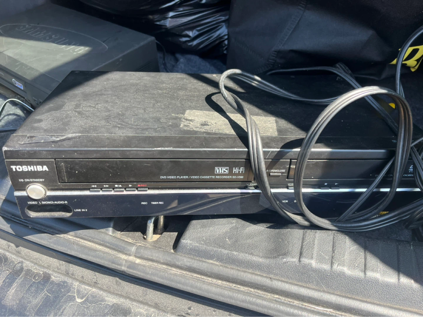 Toshiba SD-V398 VHS Hi-Fi DVD Player/Video Cassette Recorder