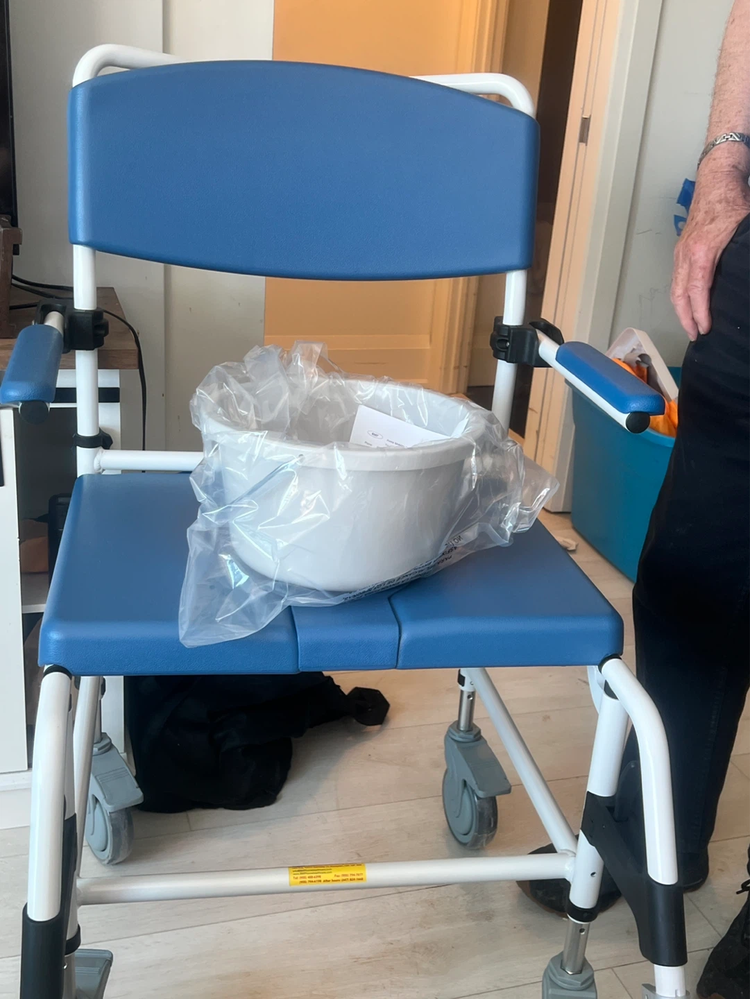 Shower commode chair with wheels and bucket - photo 5