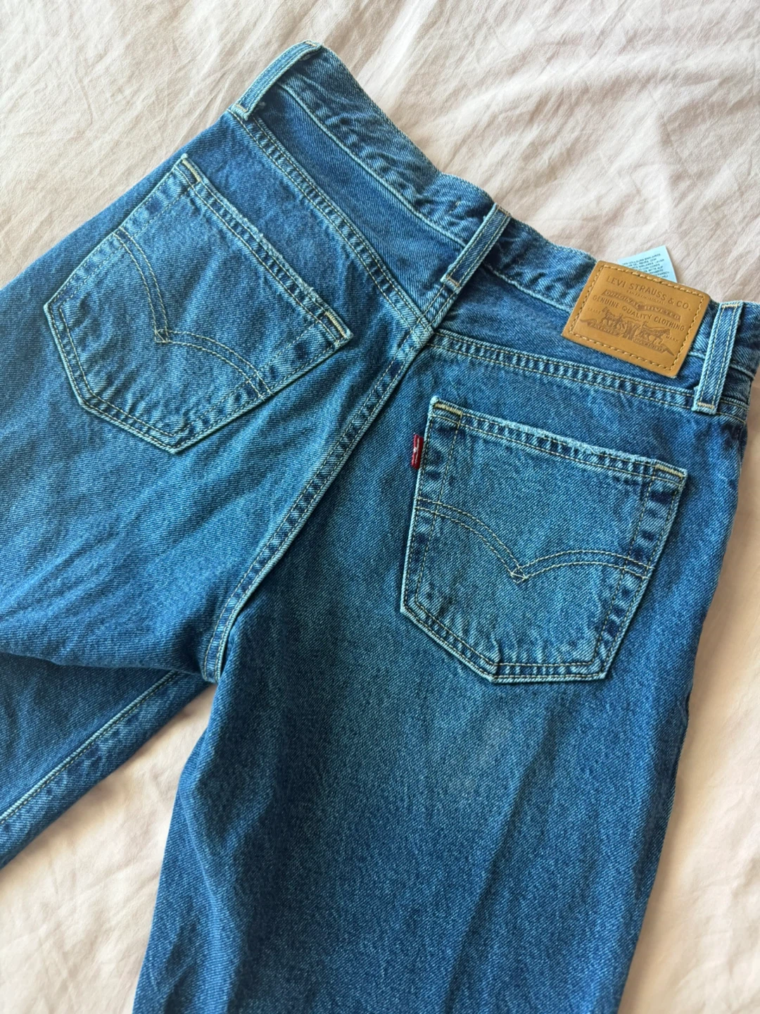 Aritzia X Levi's "Easy Dad" Jeans - Size 25