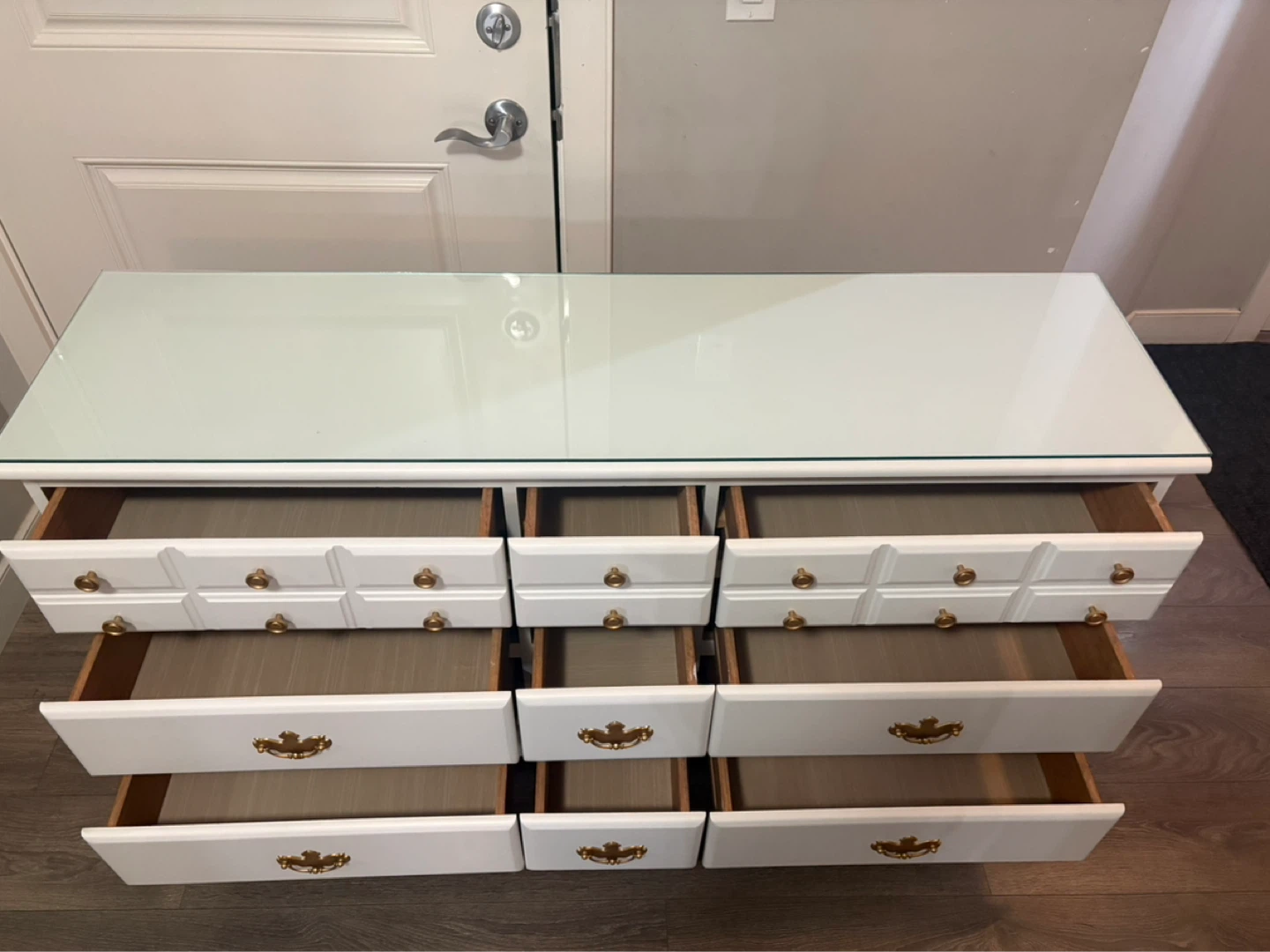 White 9-Drawer Dresser with Glass Top - photo 5