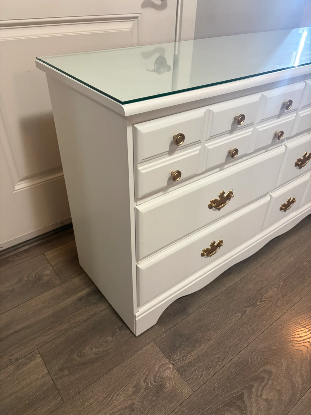 White 9-Drawer Dresser with Glass Top - photo 3