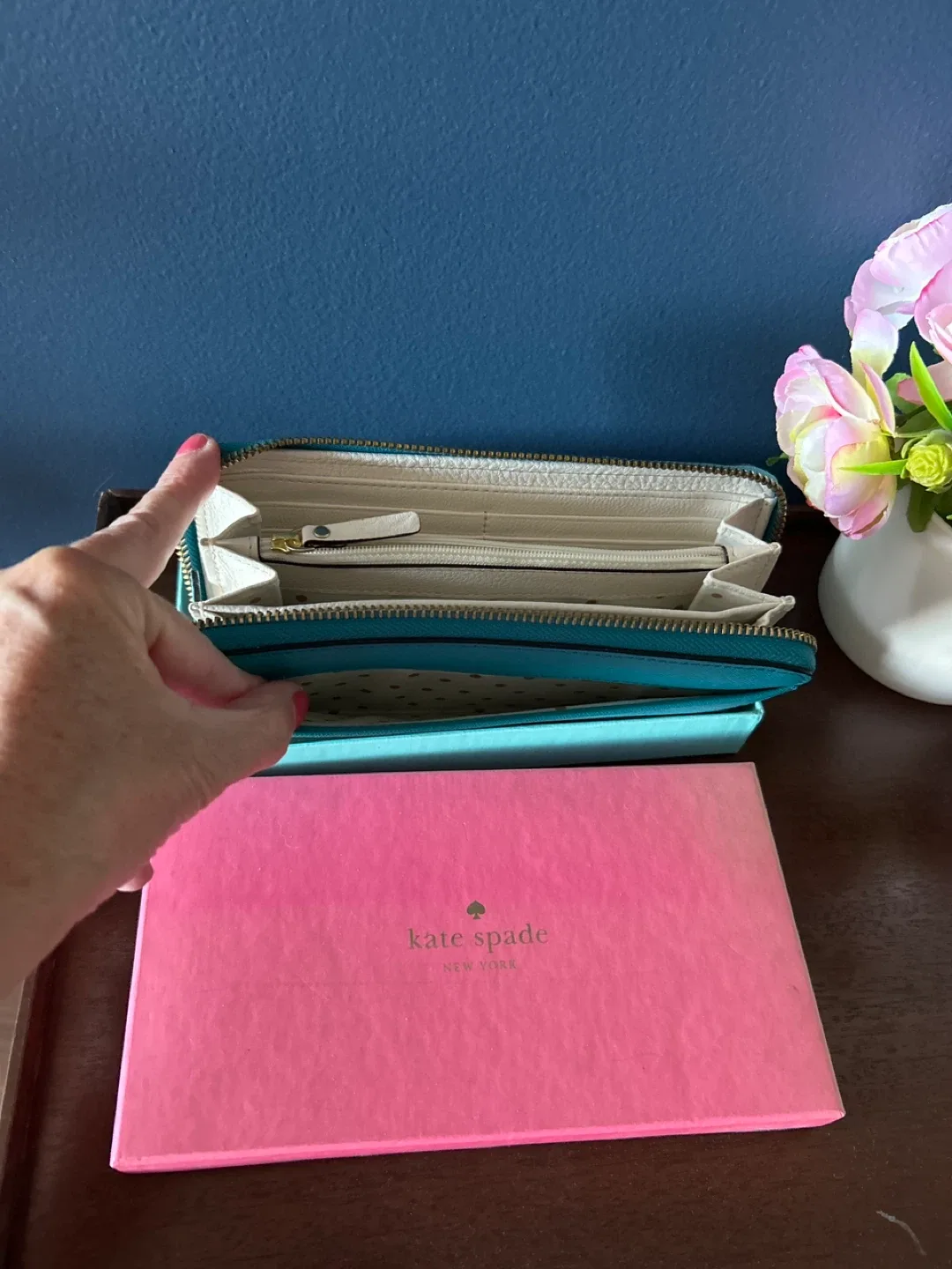 Kate Spade Zip Around Wallet - never used! In box. Teal - photo 3