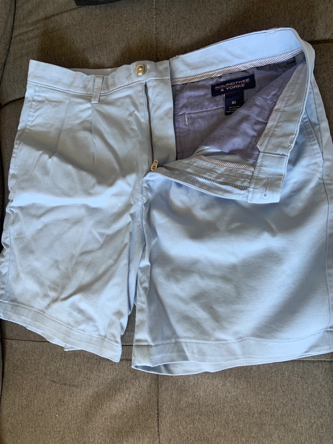 Roundtree & Yorke Pleated Shorts - Light Blue Size 32 - photo 2